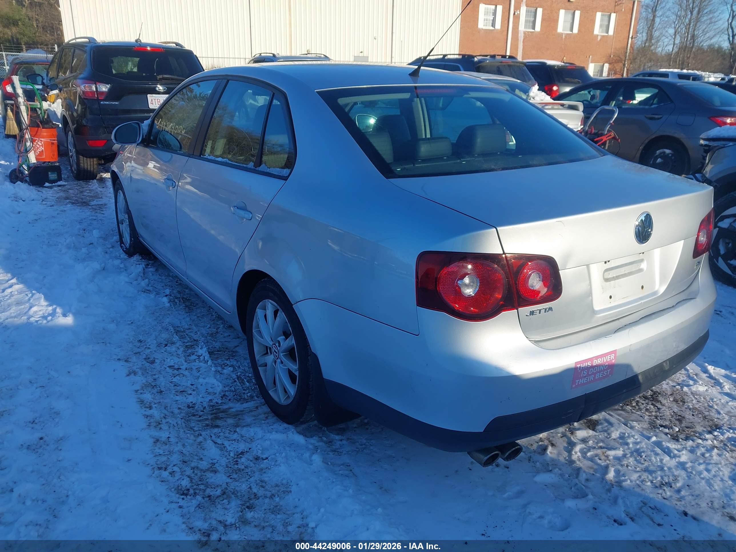 VOLKSWAGEN JETTA image 3
