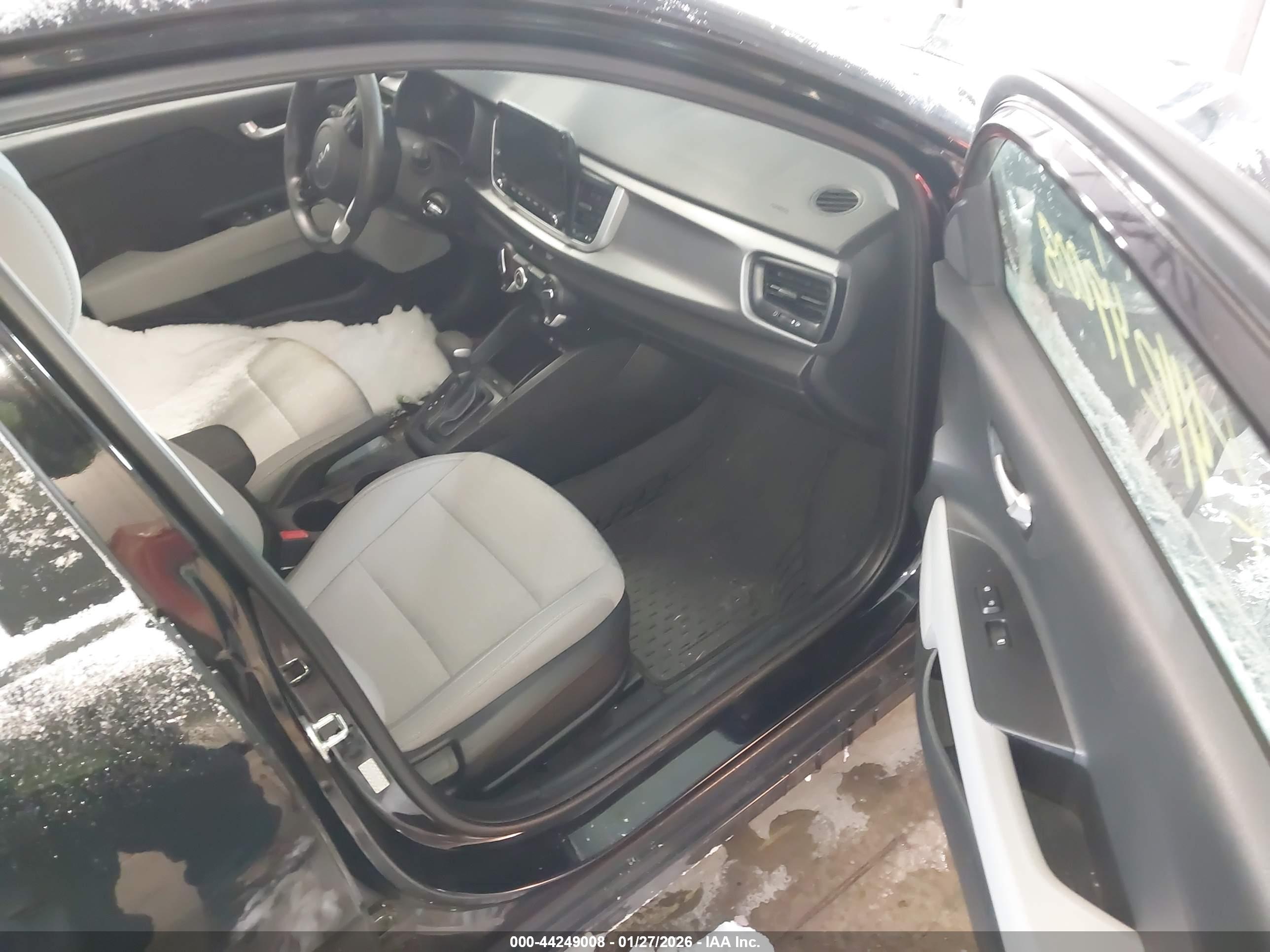 KIA RIO image 5