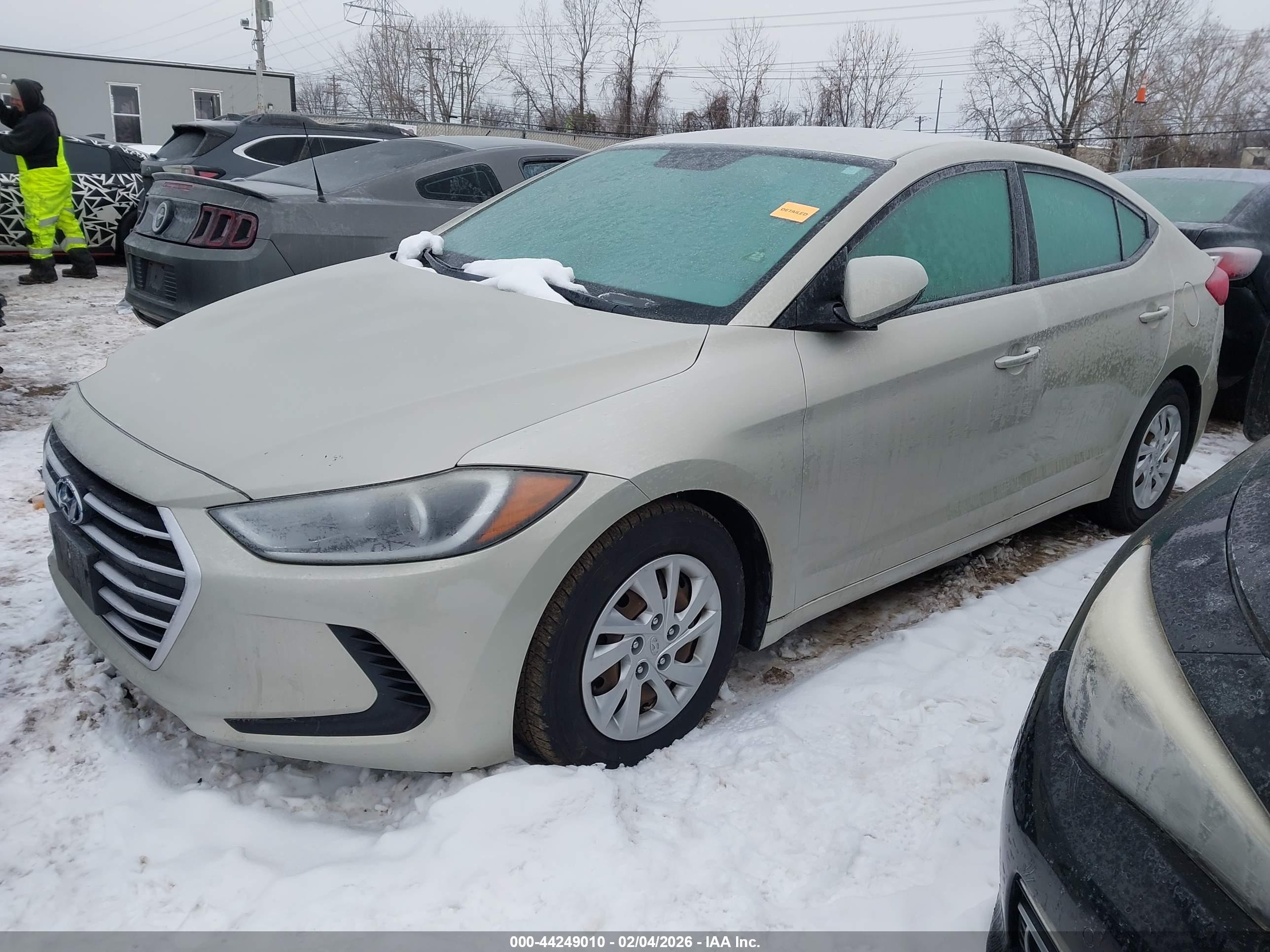 HYUNDAI ELANTRA image 2