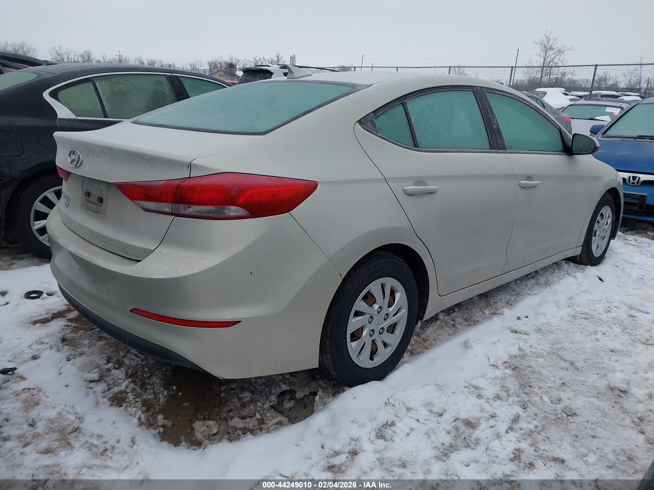 HYUNDAI ELANTRA image 4
