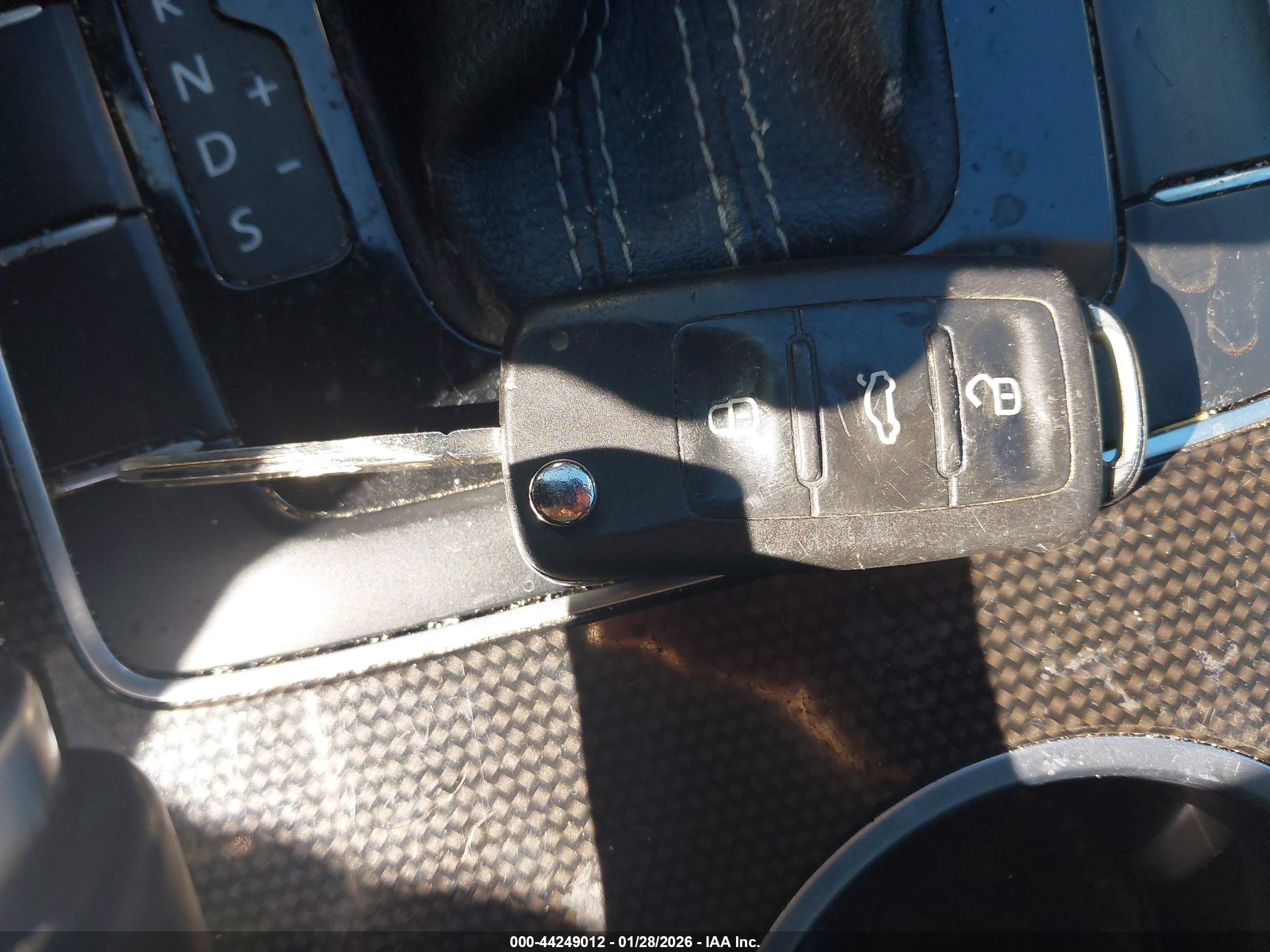VOLKSWAGEN PASSAT image 11