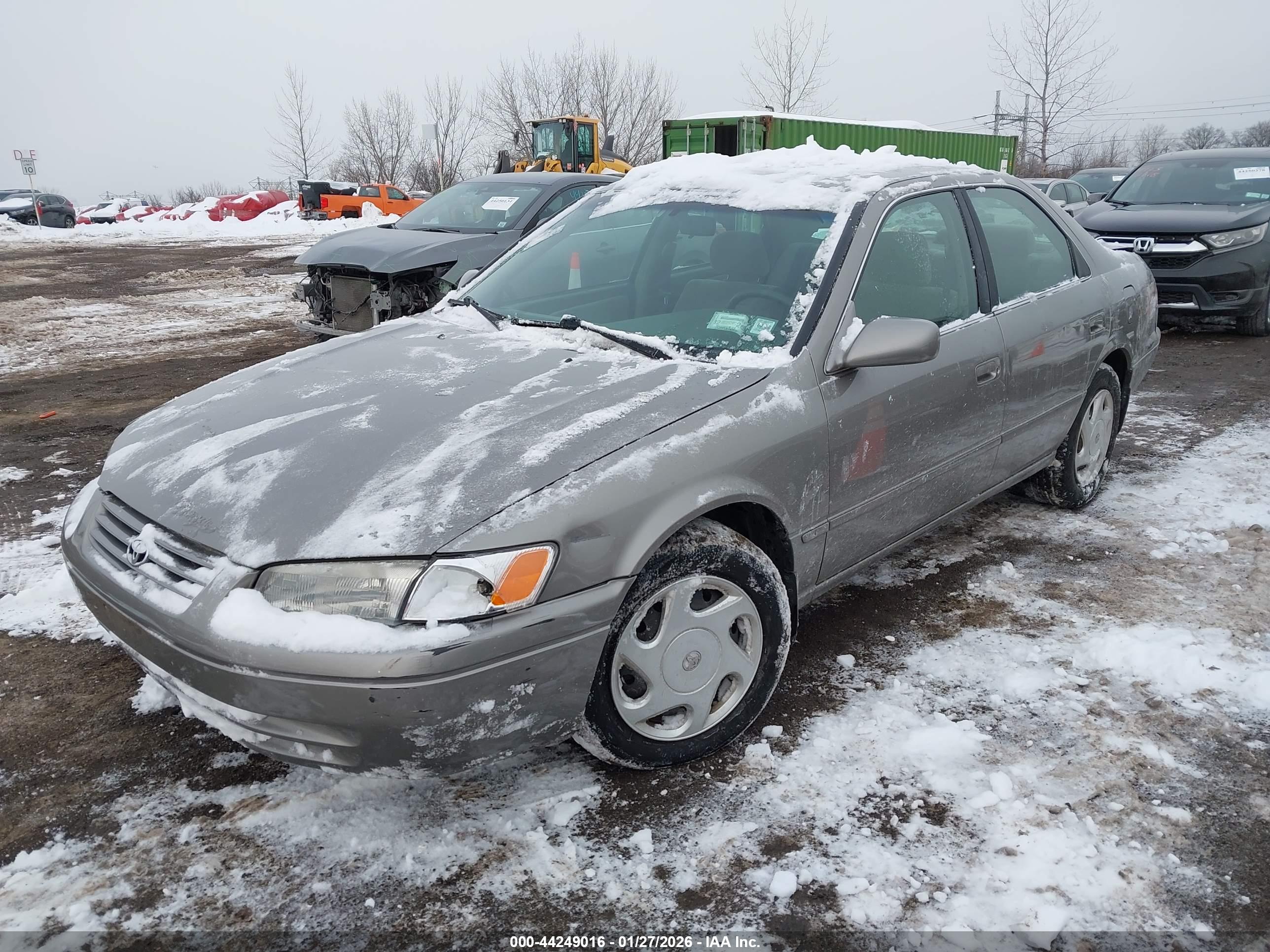 TOYOTA CAMRY image 2