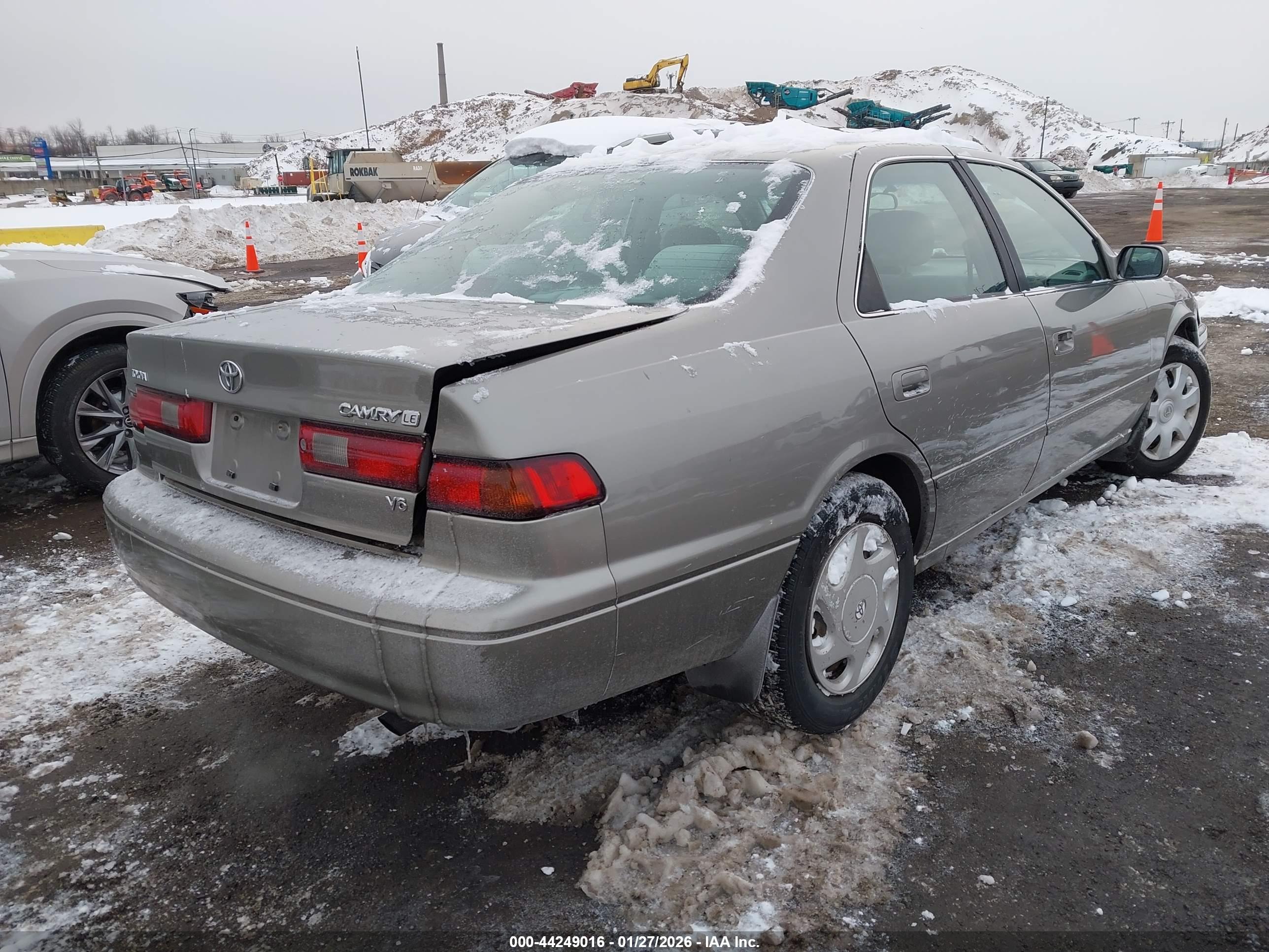 TOYOTA CAMRY image 4