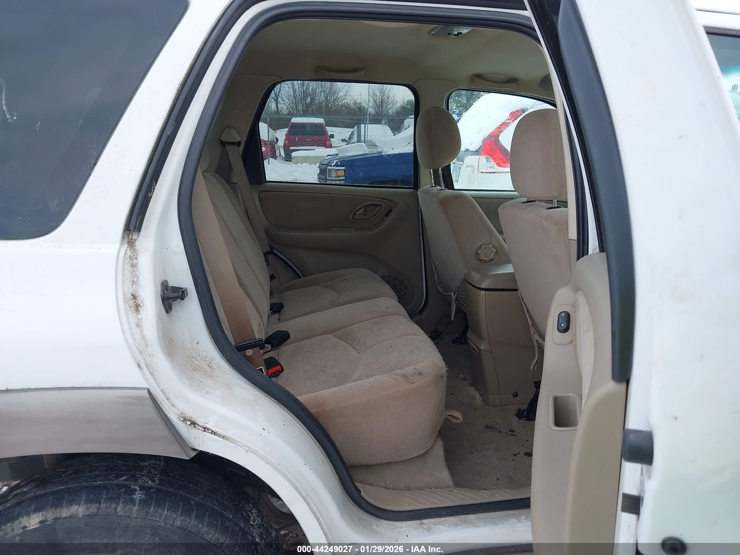 MAZDA TRIBUTE image 8