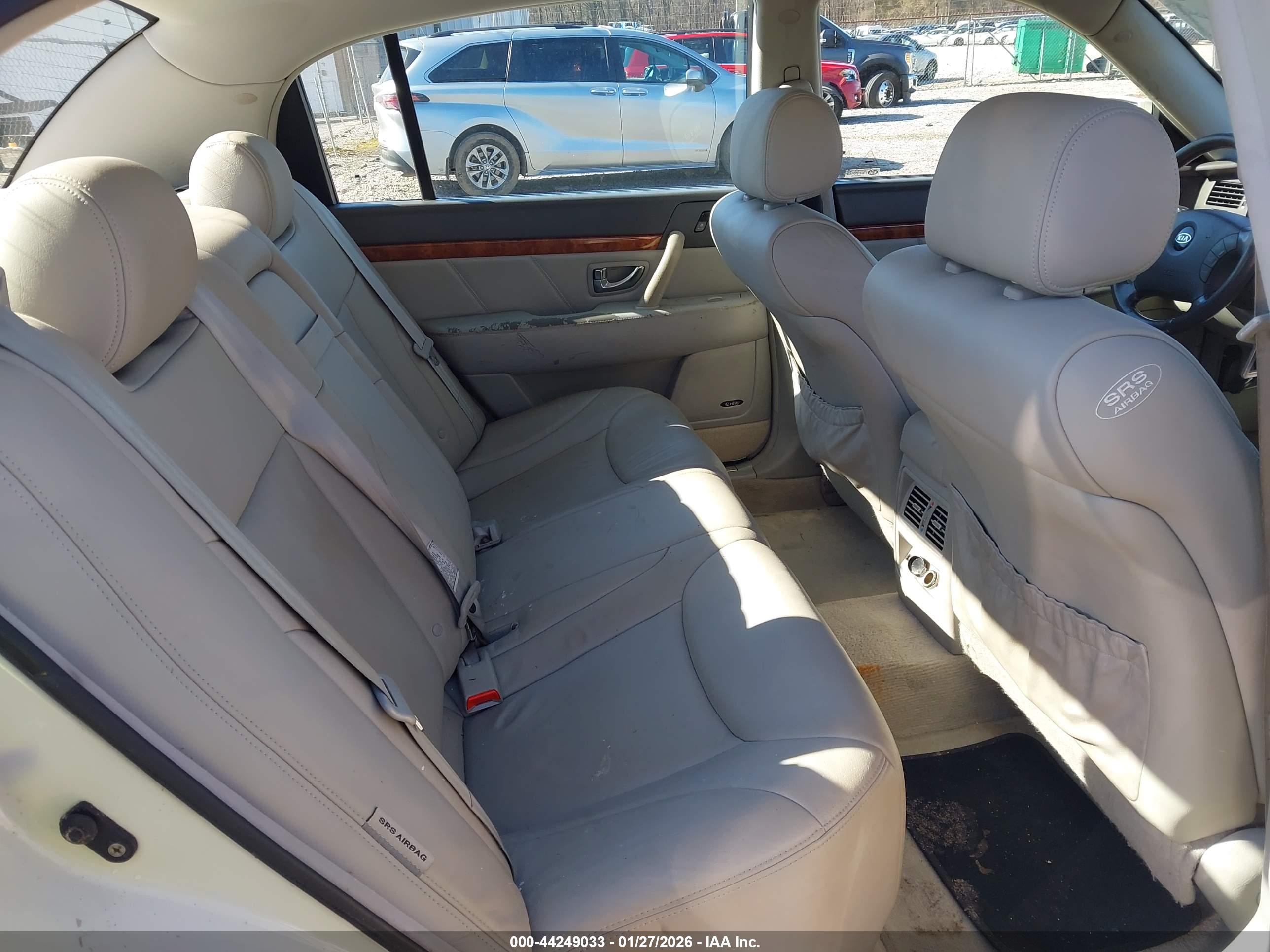 KIA AMANTI image 8