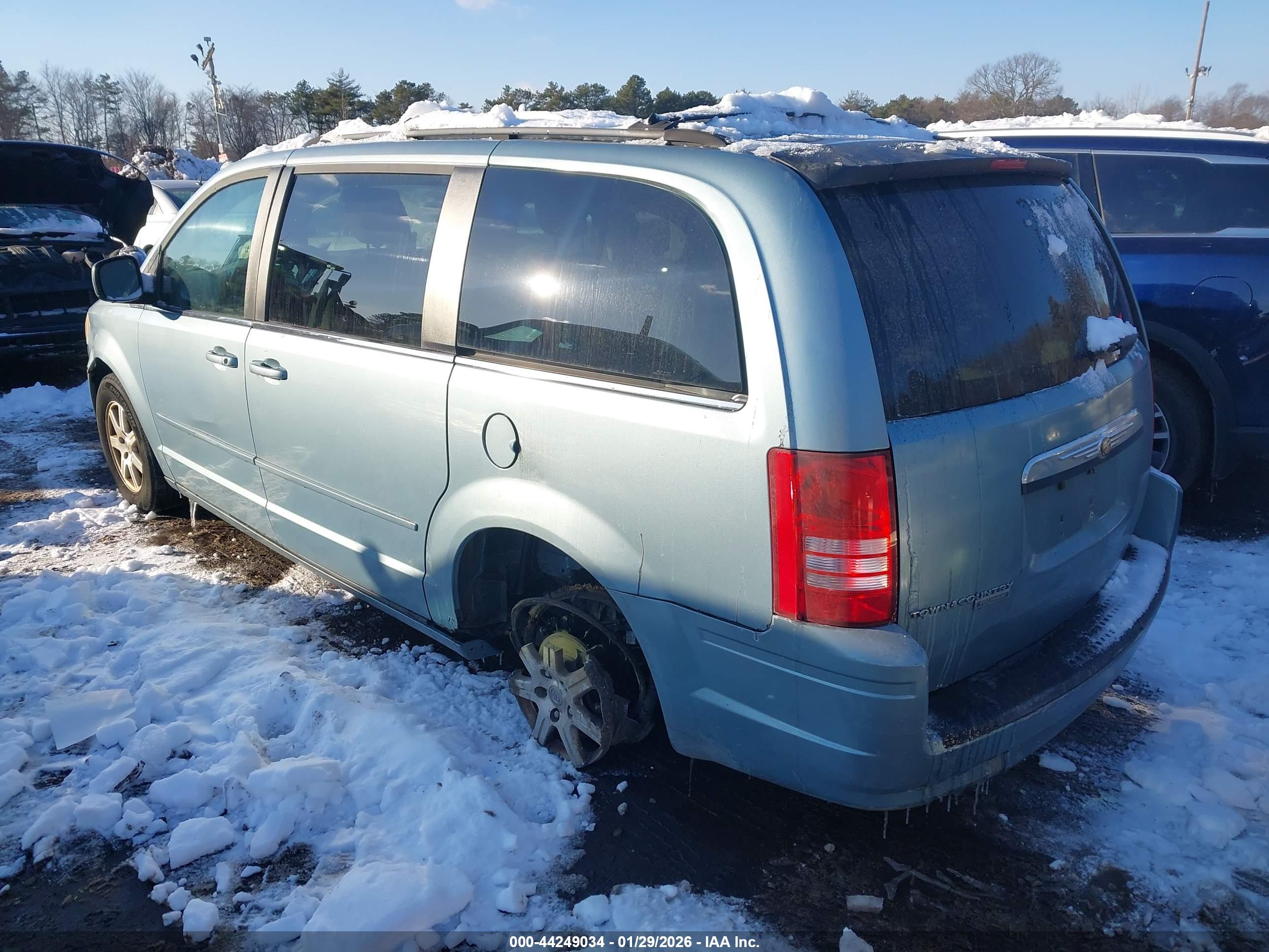 CHRYSLER TOWN image 3