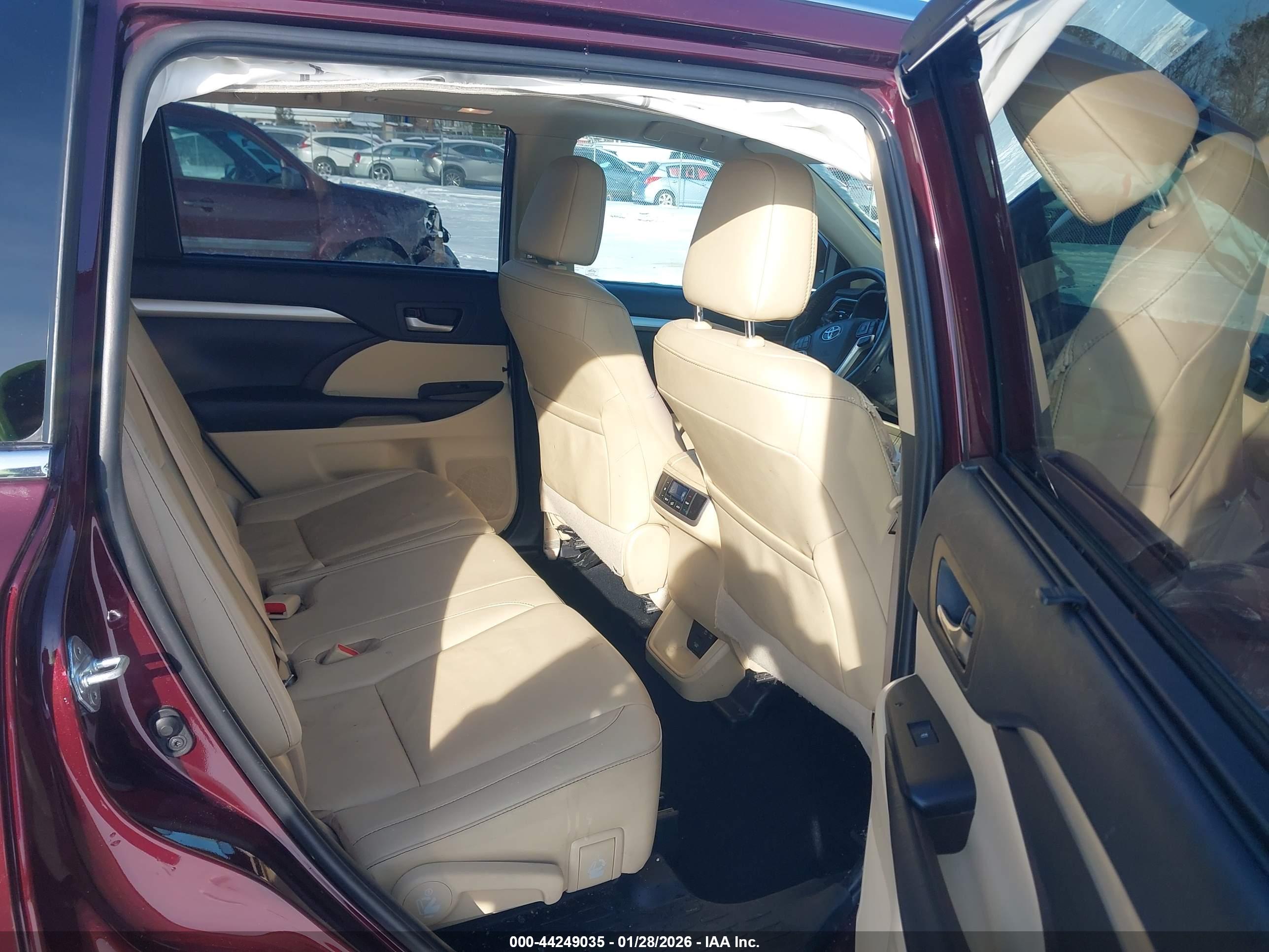 TOYOTA HIGHLANDER image 8