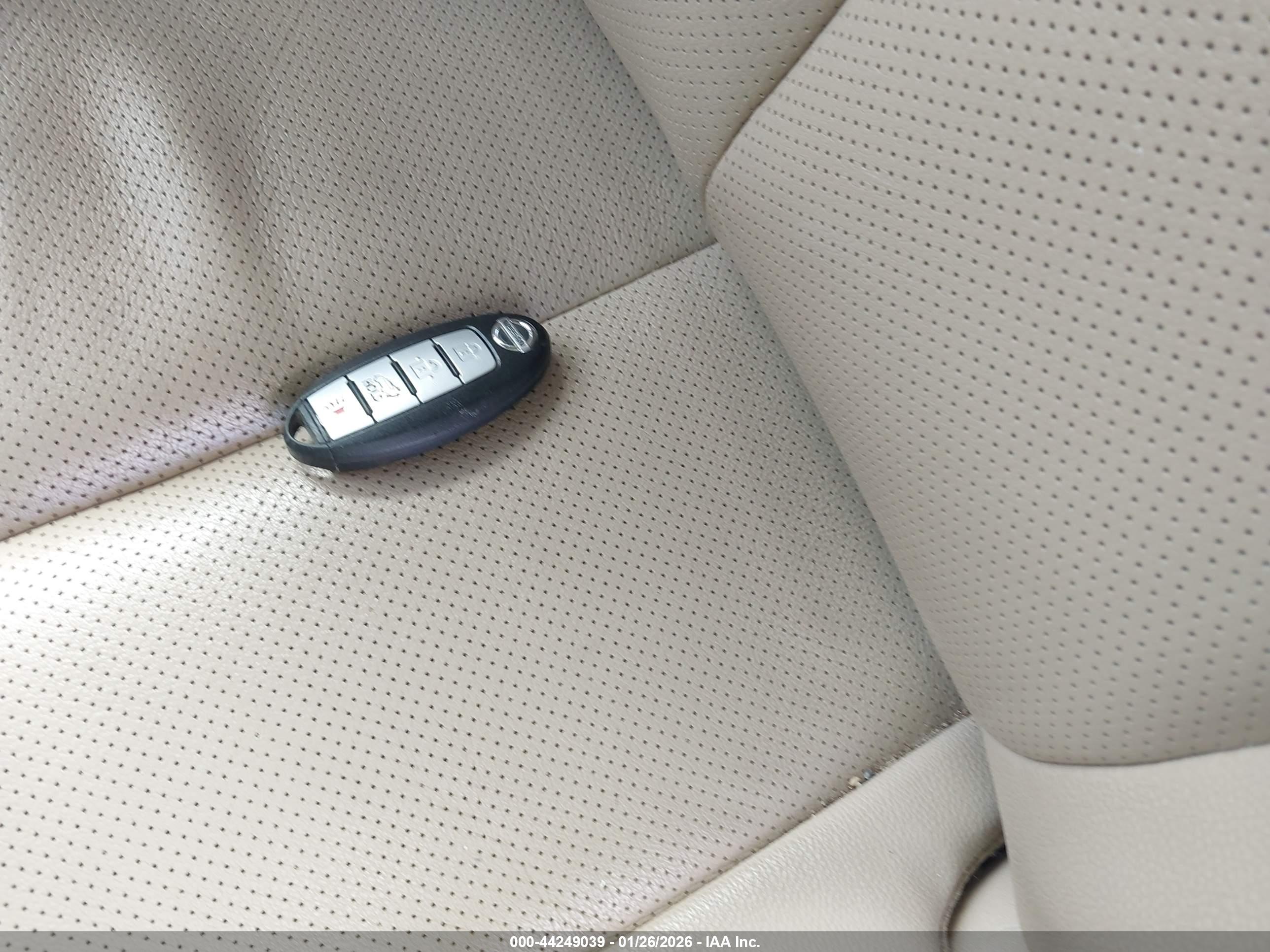 NISSAN ROGUE image 11