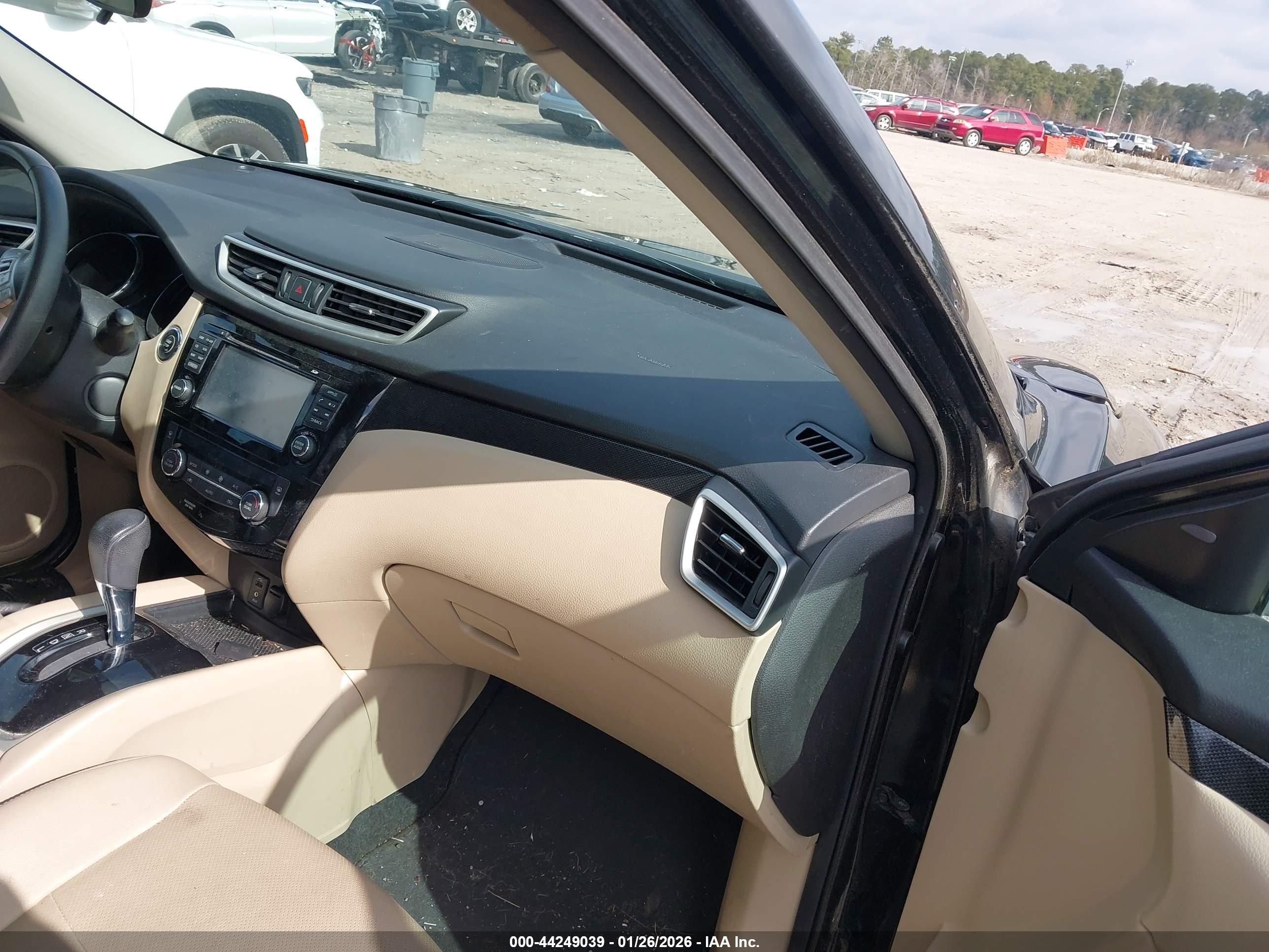 NISSAN ROGUE image 5