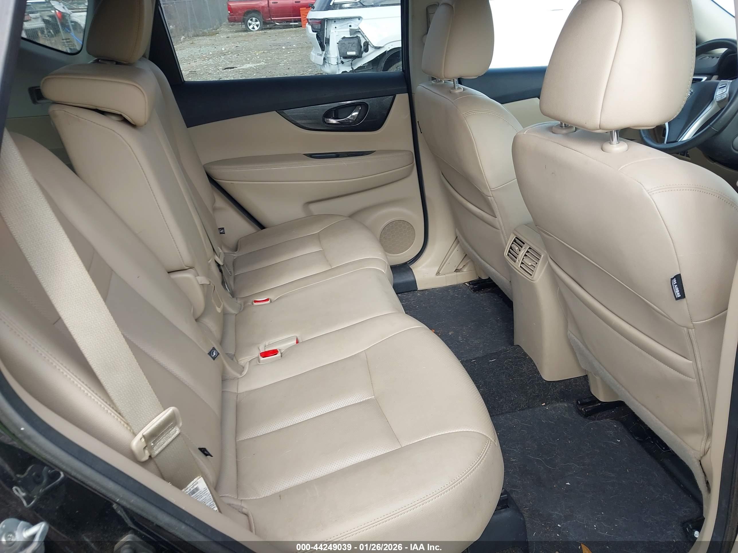 NISSAN ROGUE image 8