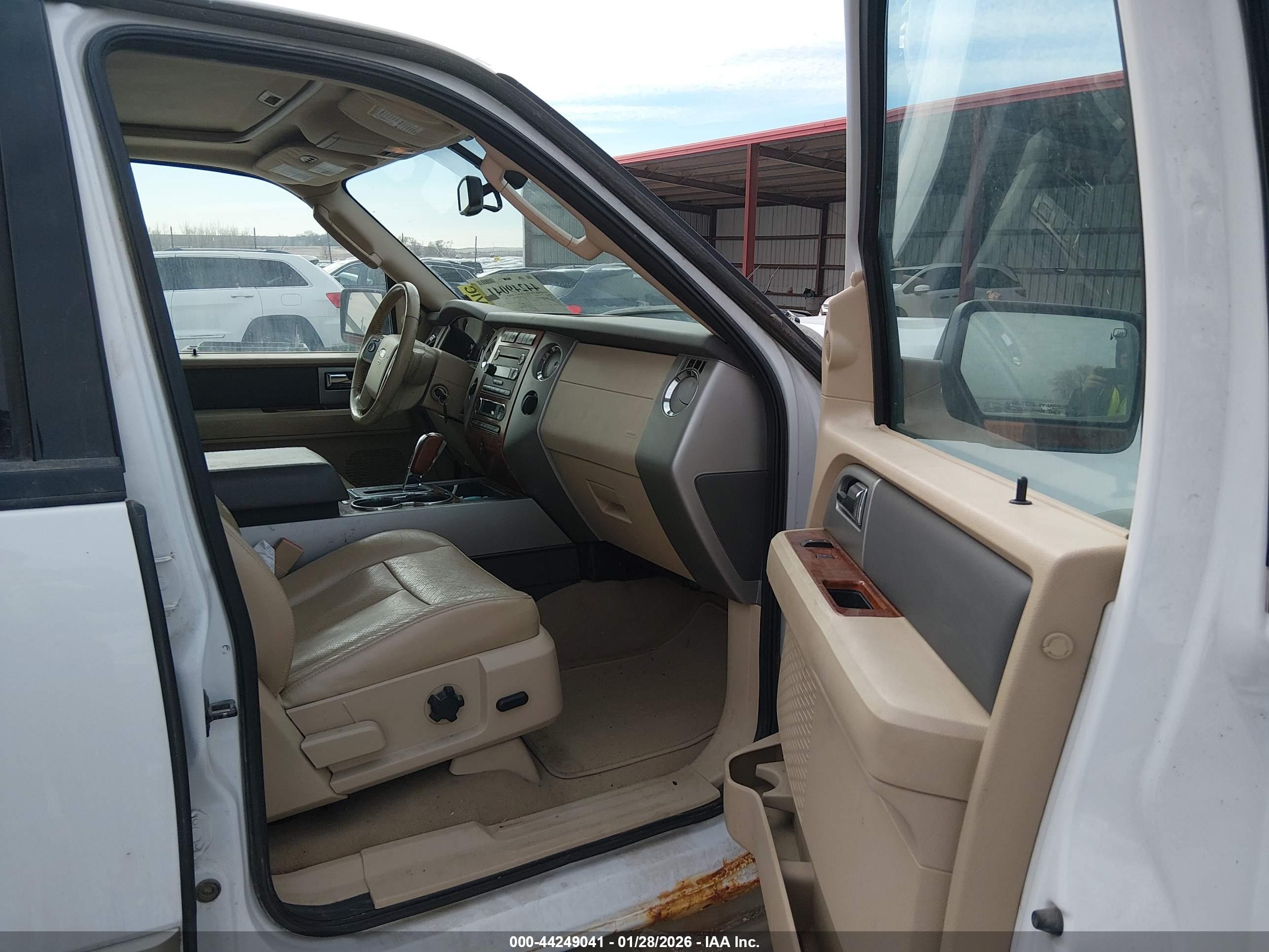 FORD EXPEDITION image 5