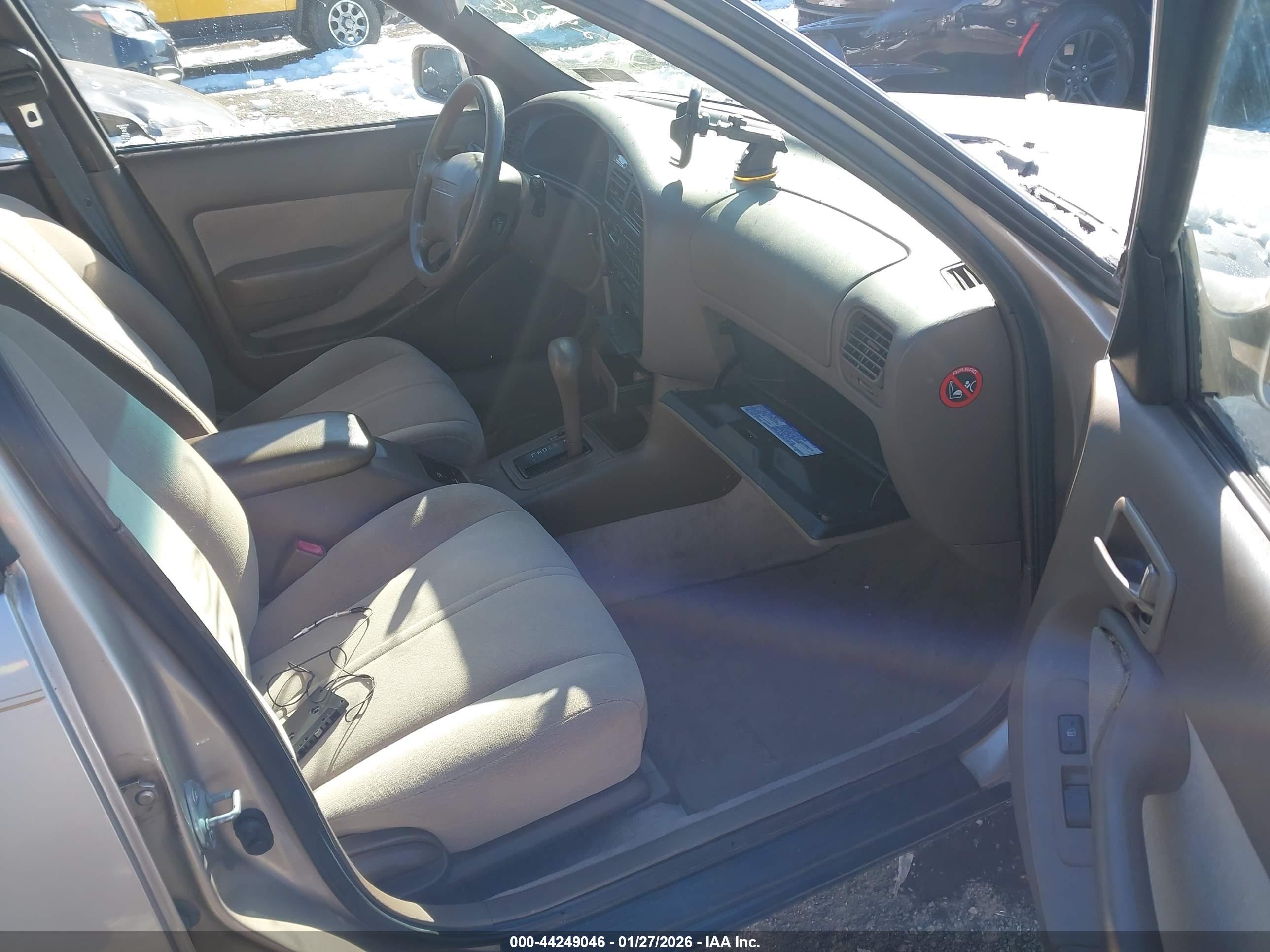 TOYOTA CAMRY image 5