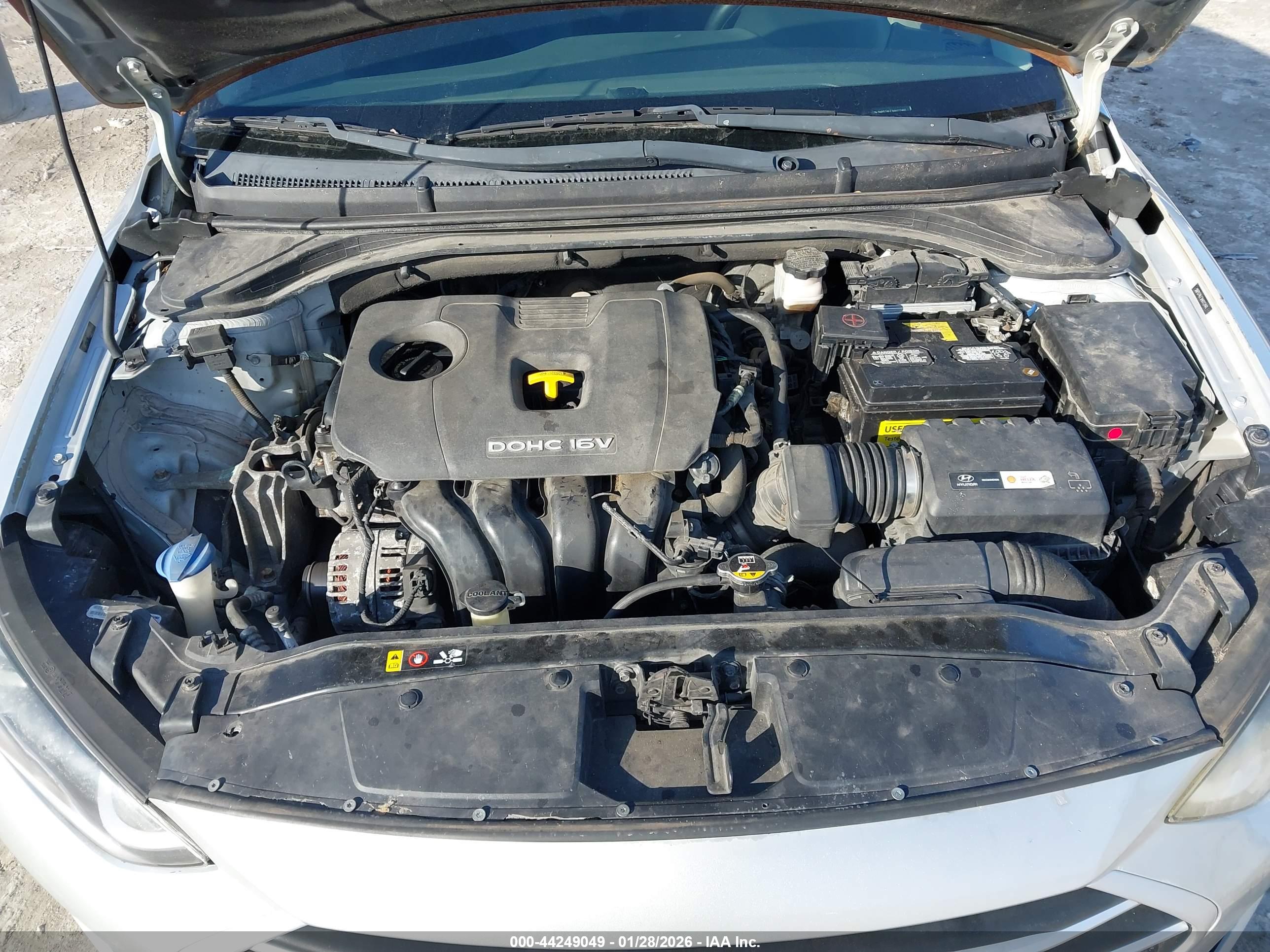 HYUNDAI ELANTRA image 10