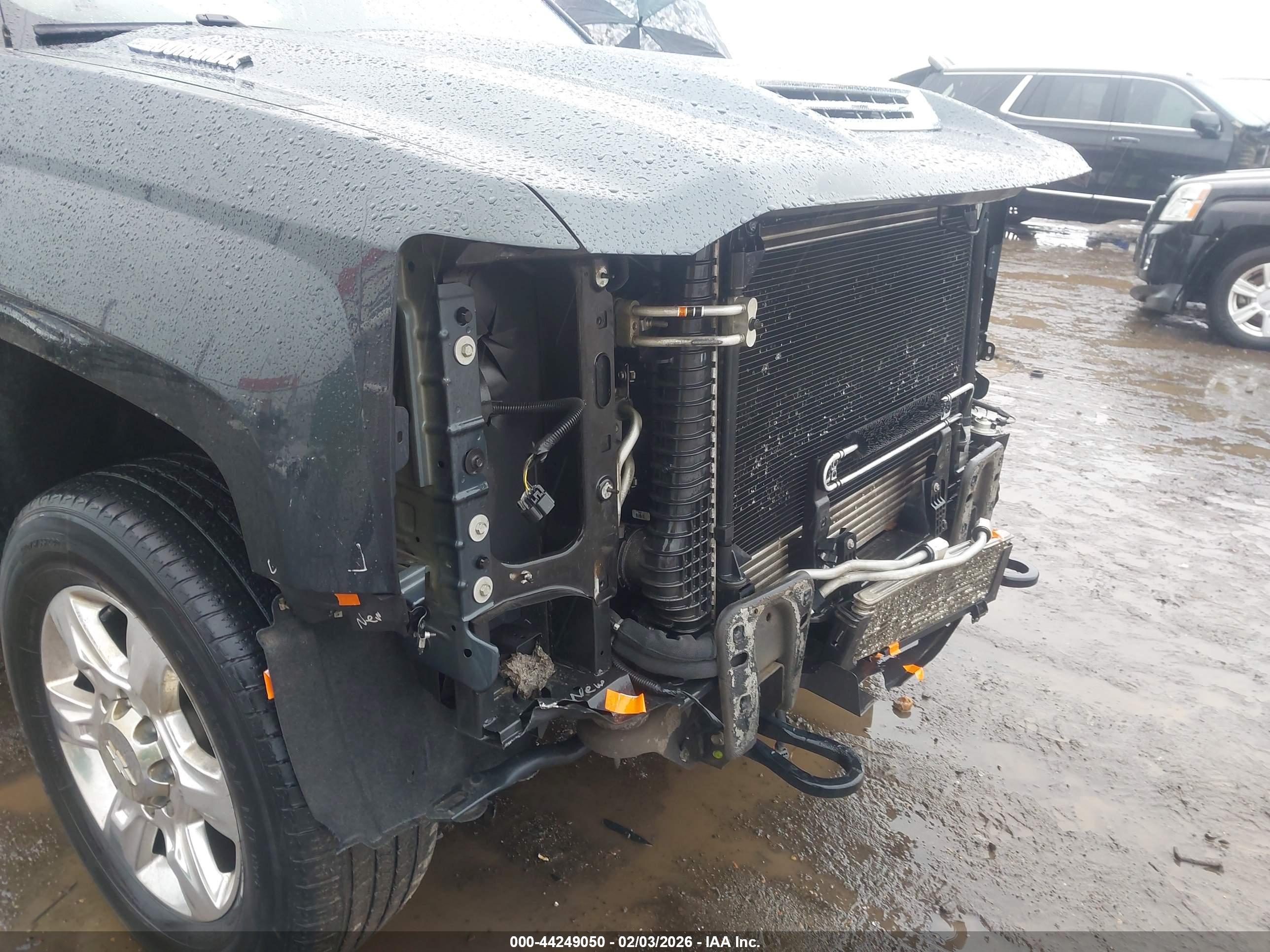 CHEVROLET SILVERADO image 6