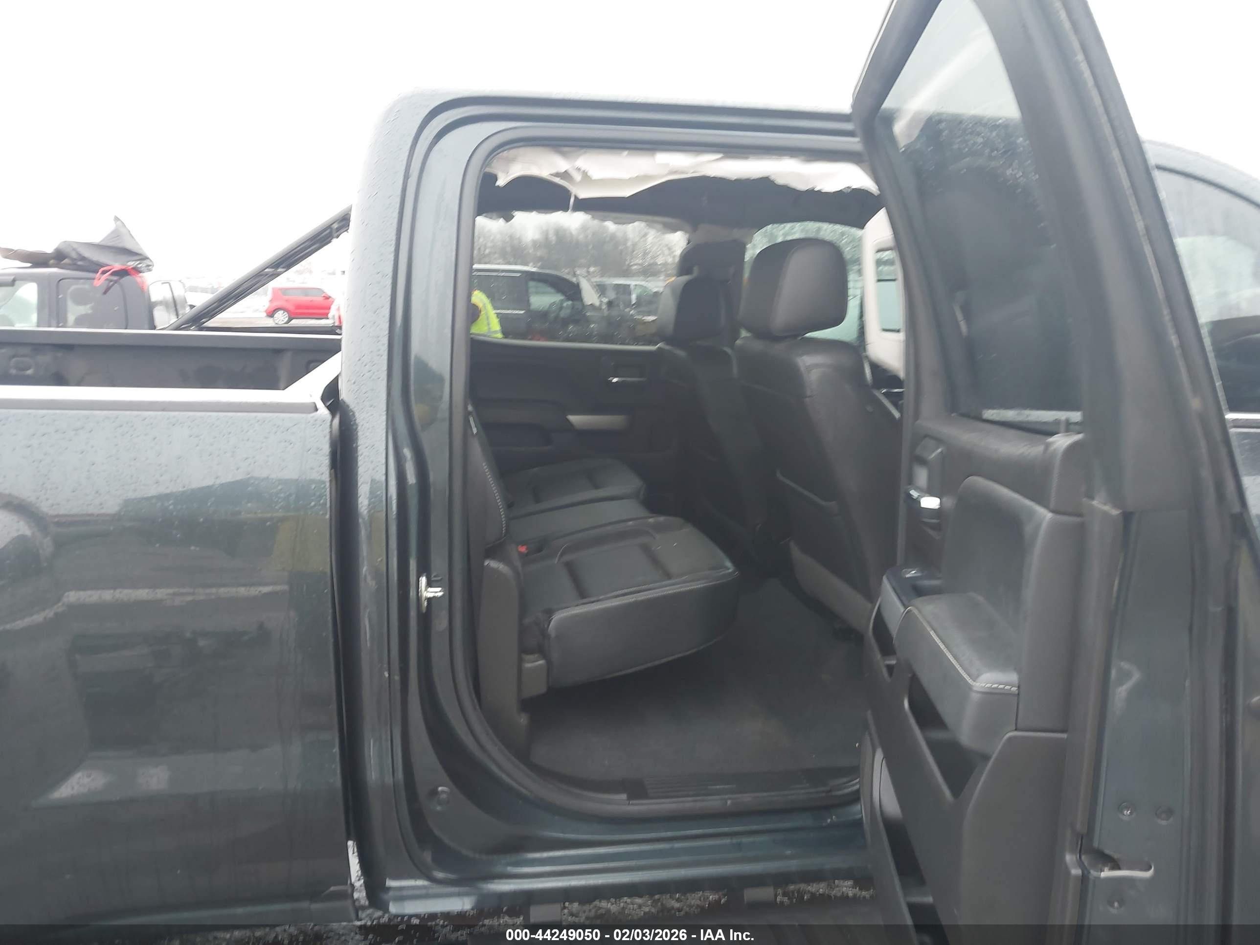 CHEVROLET SILVERADO image 8
