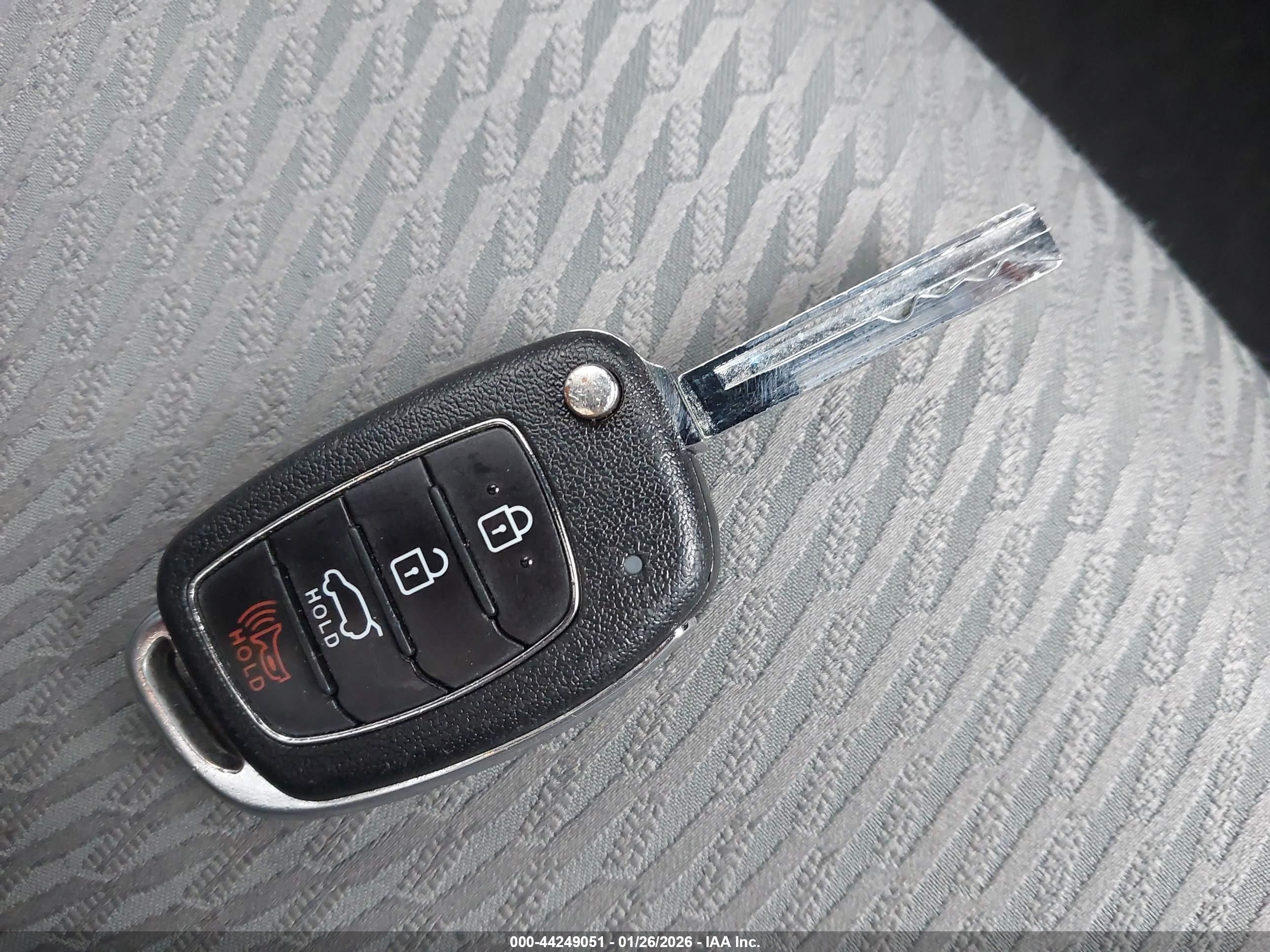 HYUNDAI SANTA image 11