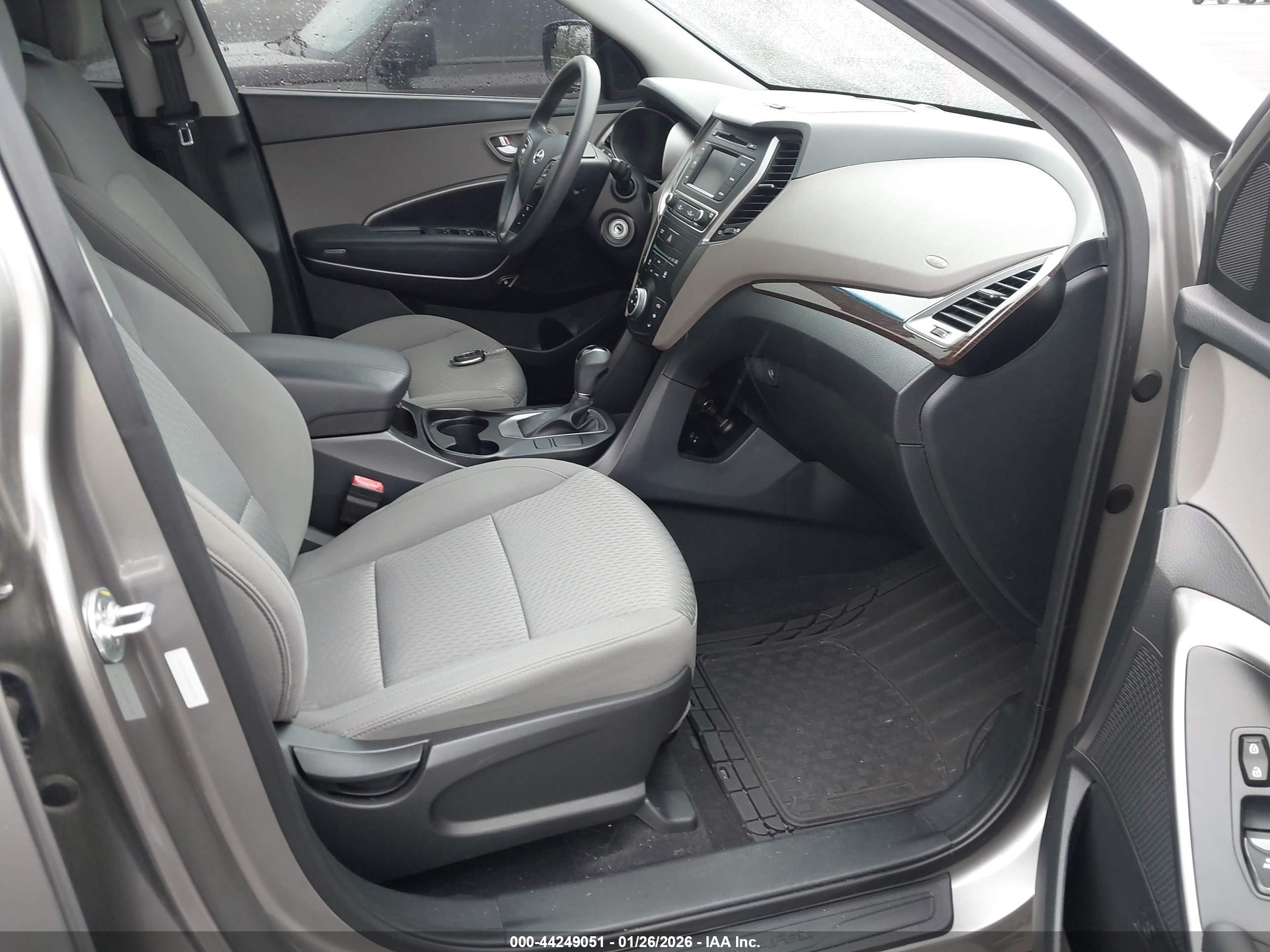 HYUNDAI SANTA image 5