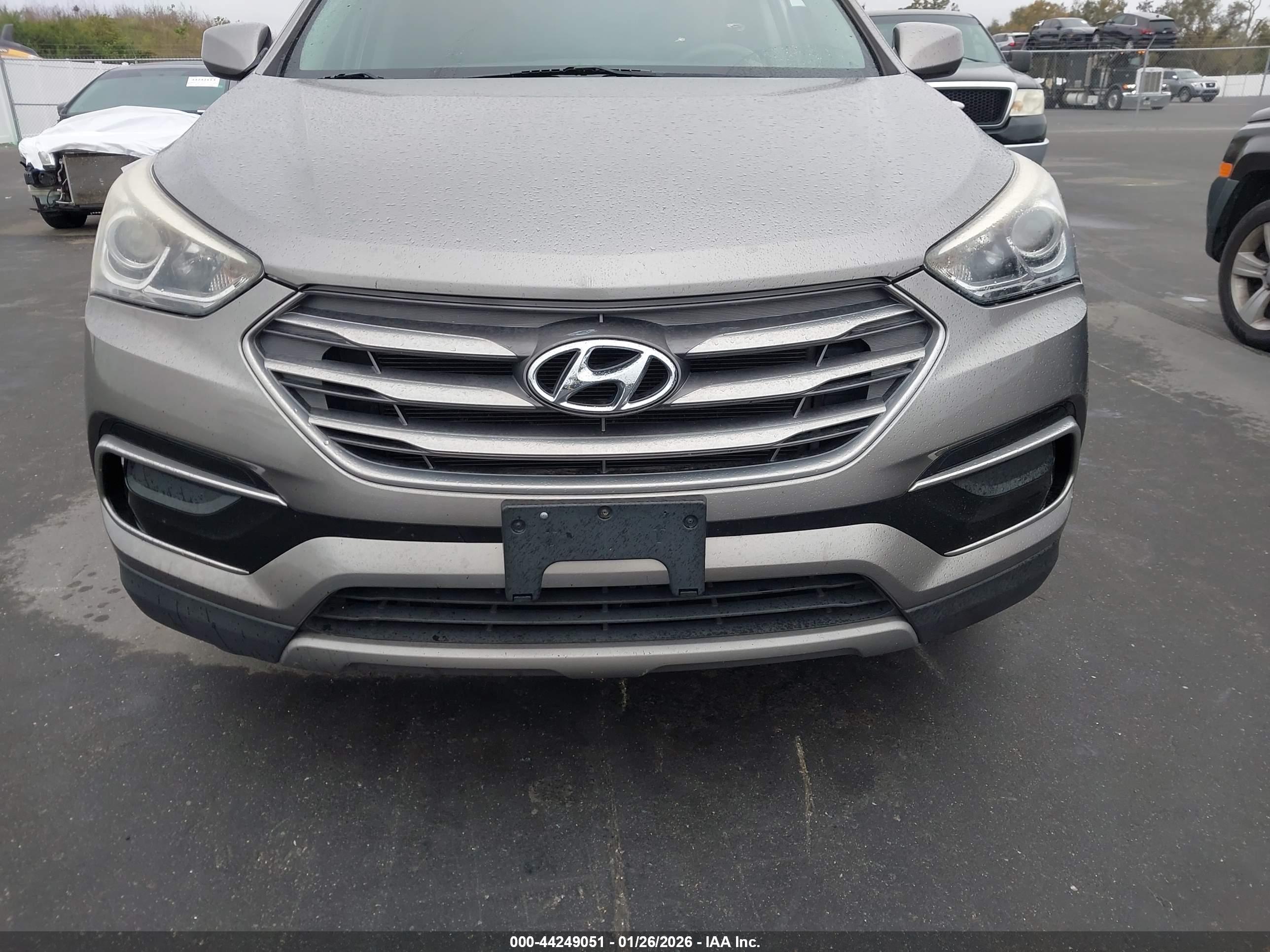 HYUNDAI SANTA image 6
