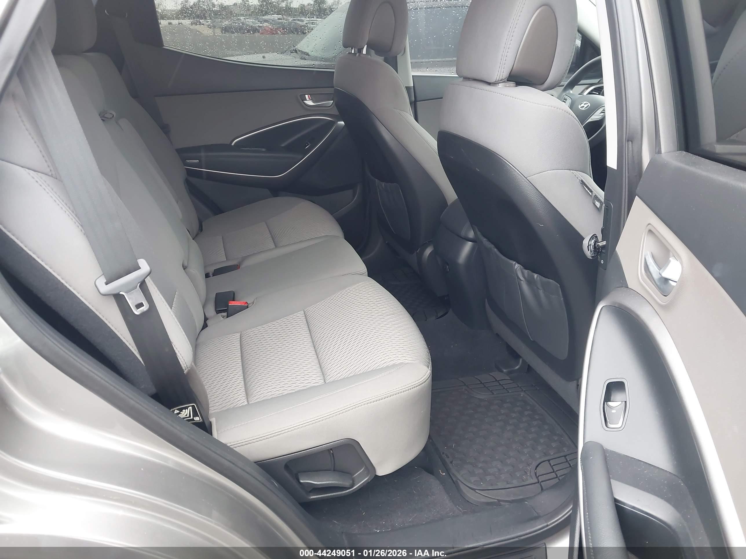 HYUNDAI SANTA image 8