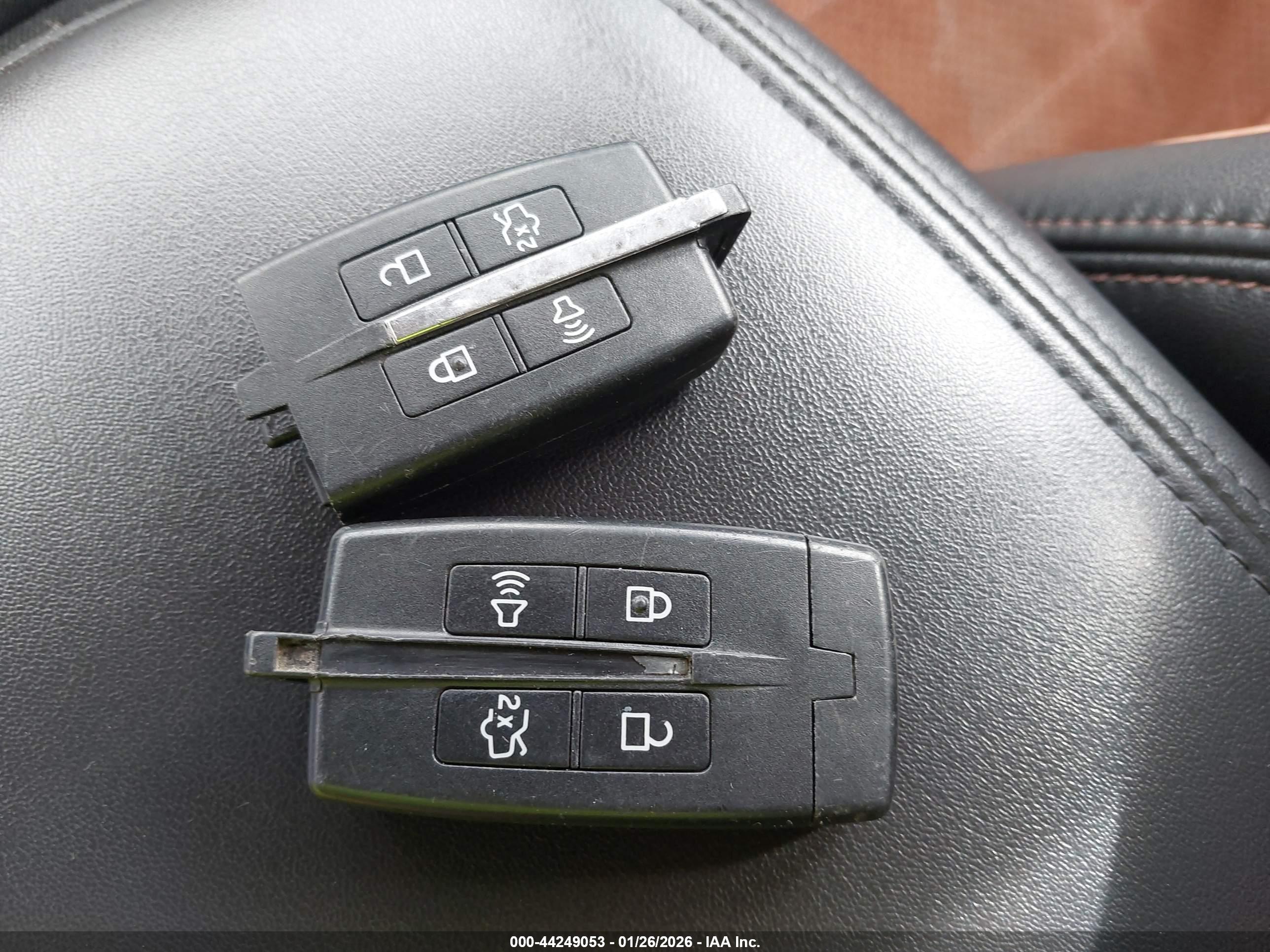 FORD TAURUS image 11