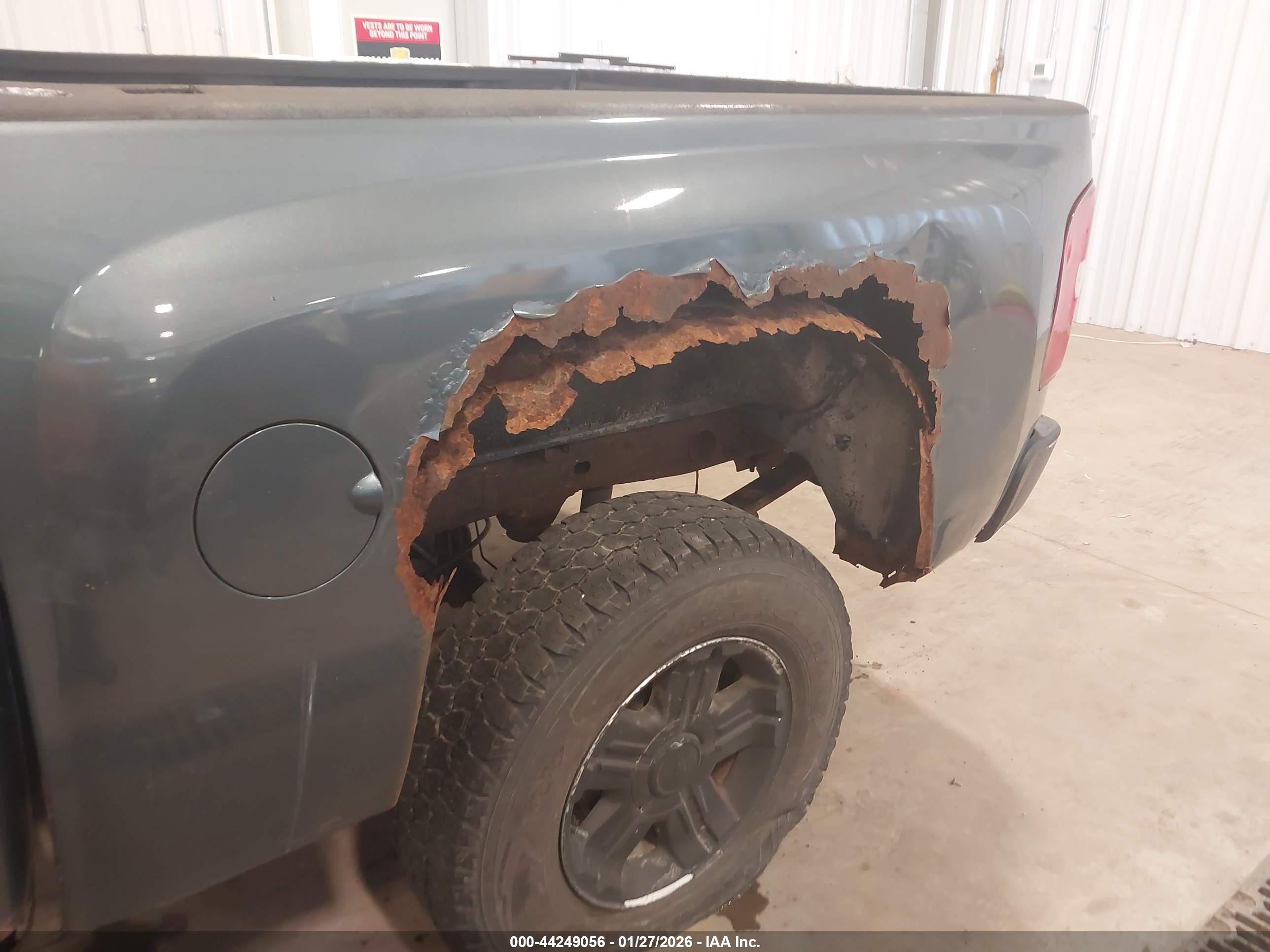 CHEVROLET SILVERADO image 6