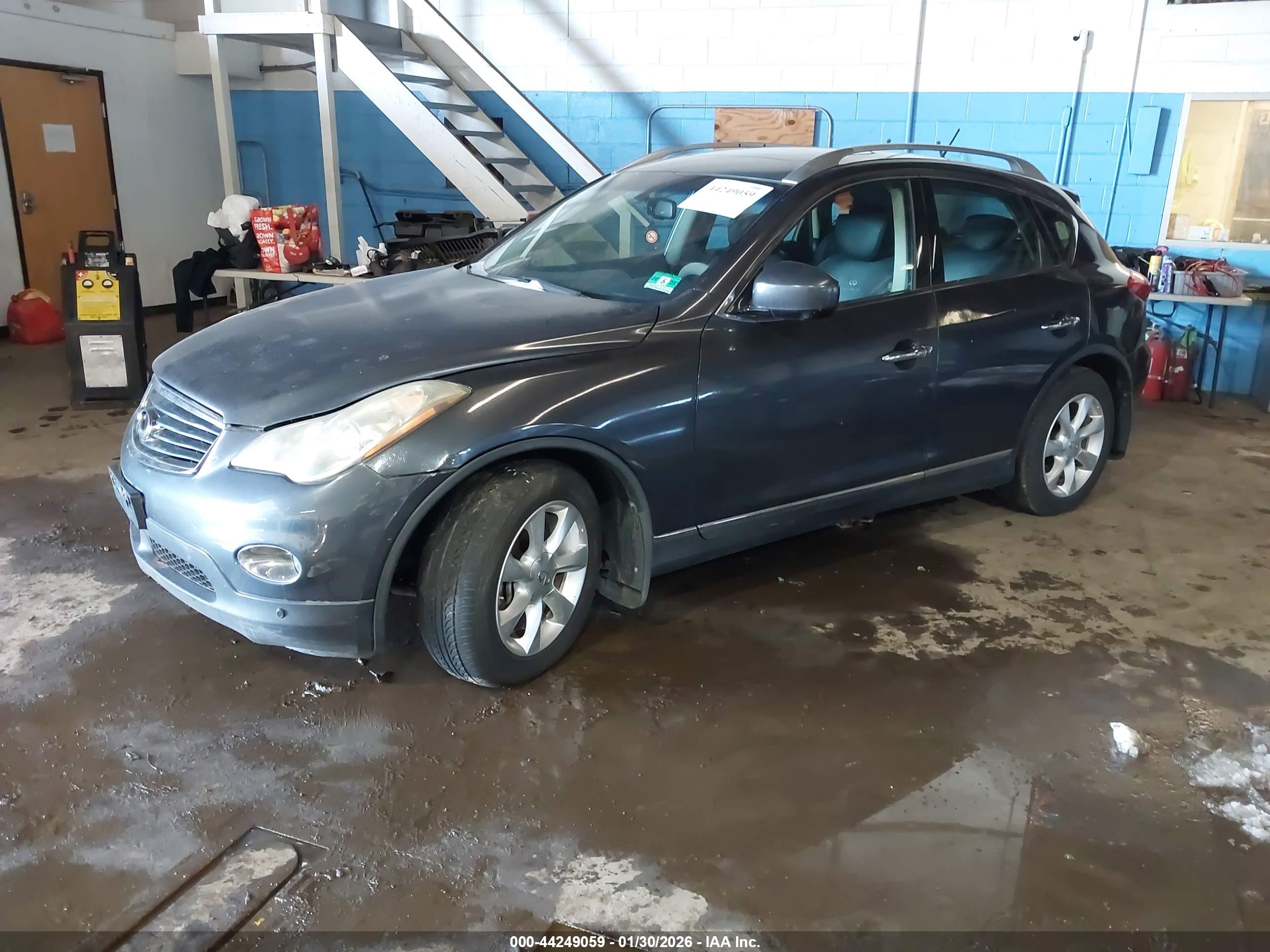 INFINITI EX35 image 2