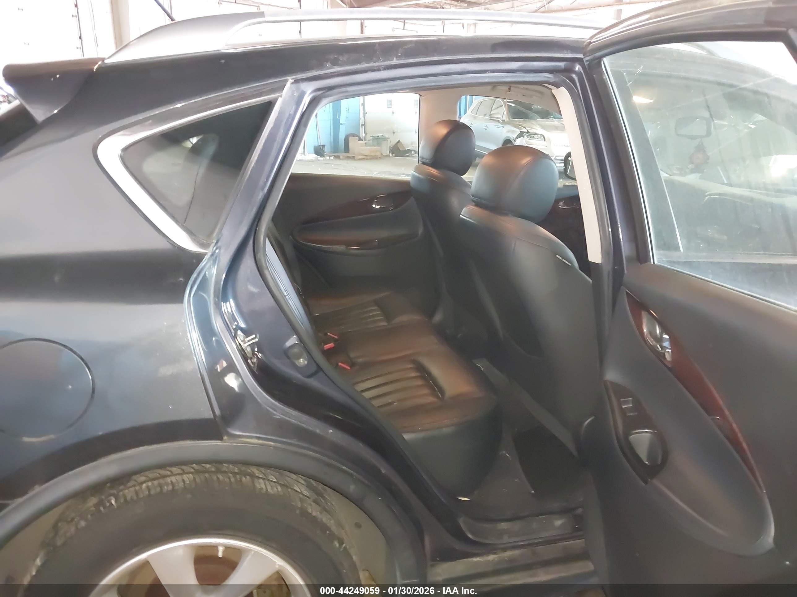 INFINITI EX35 image 8