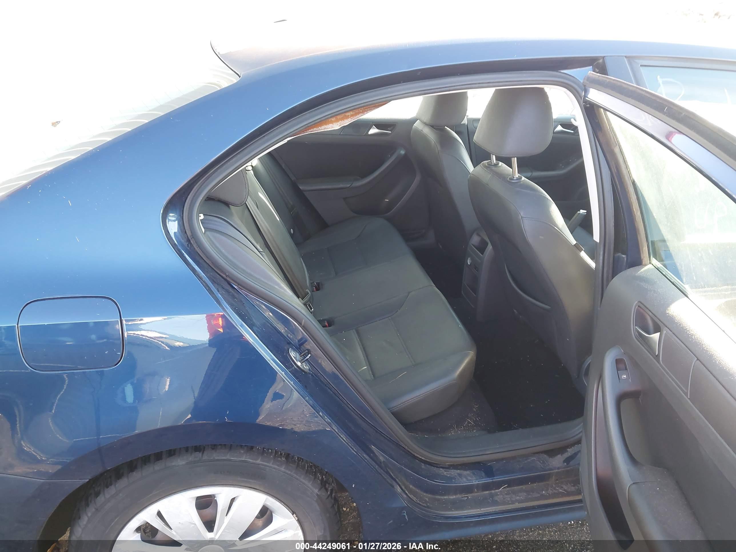 VOLKSWAGEN JETTA image 8