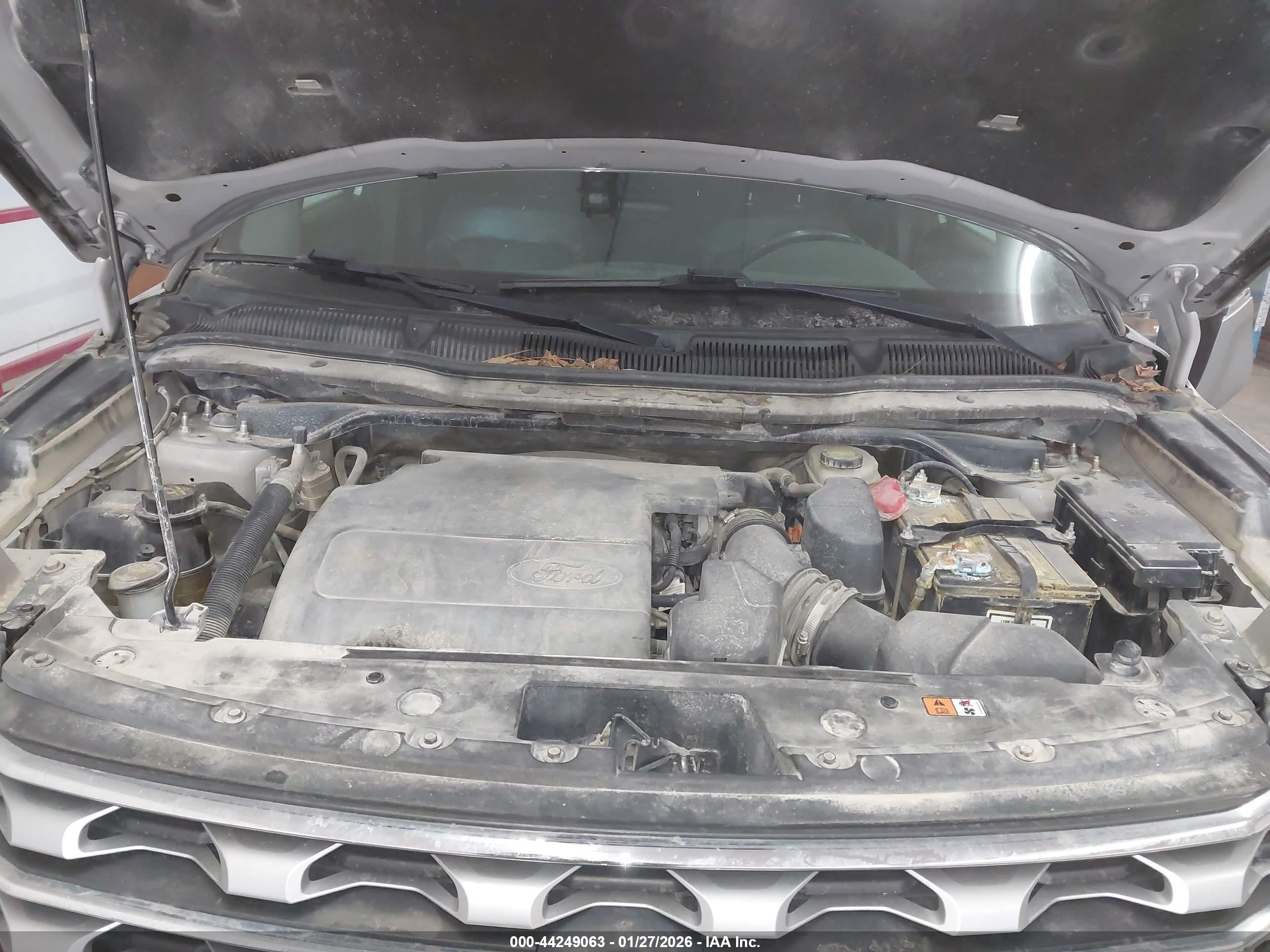 FORD EXPLORER image 10