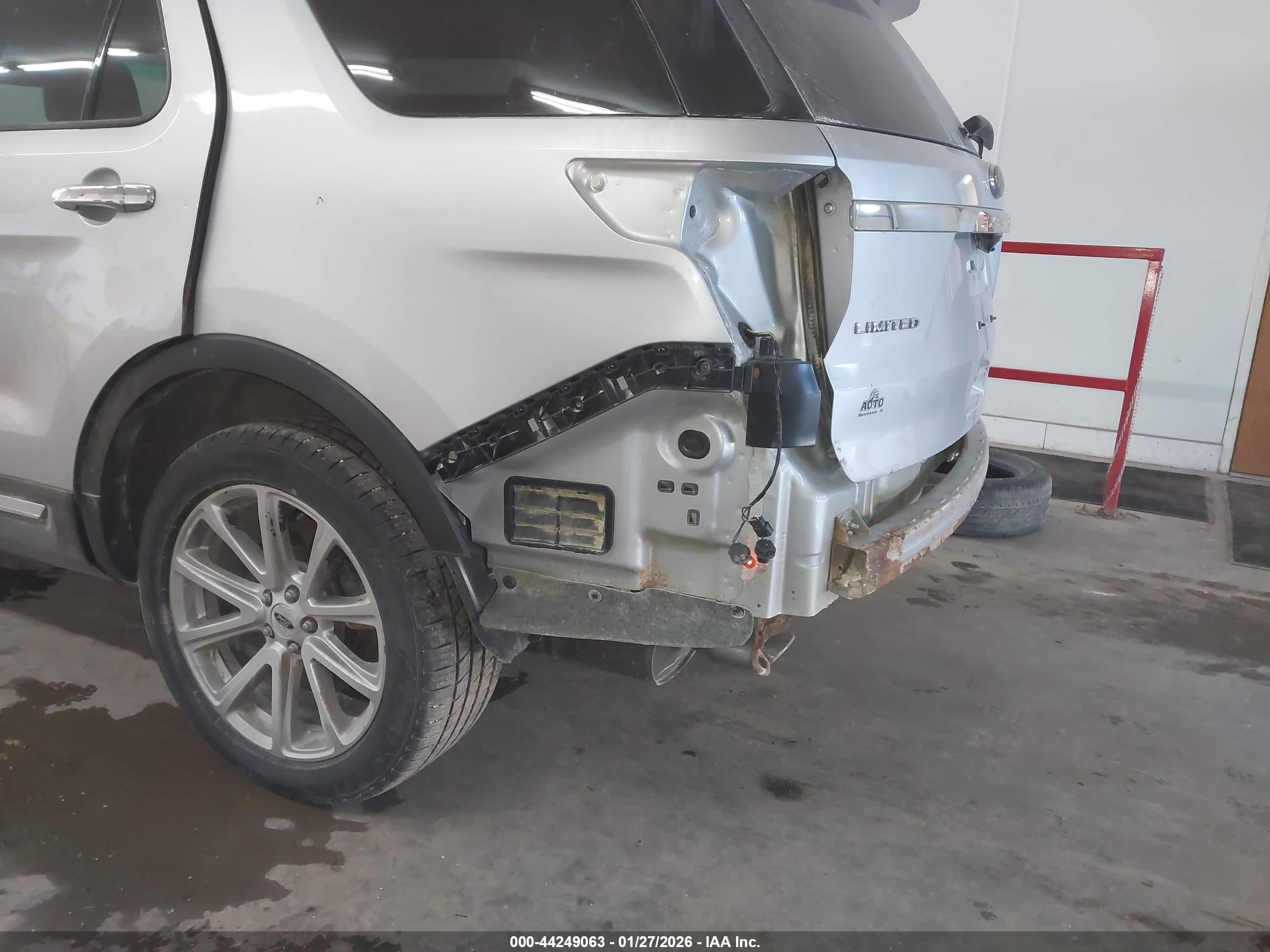 FORD EXPLORER image 6