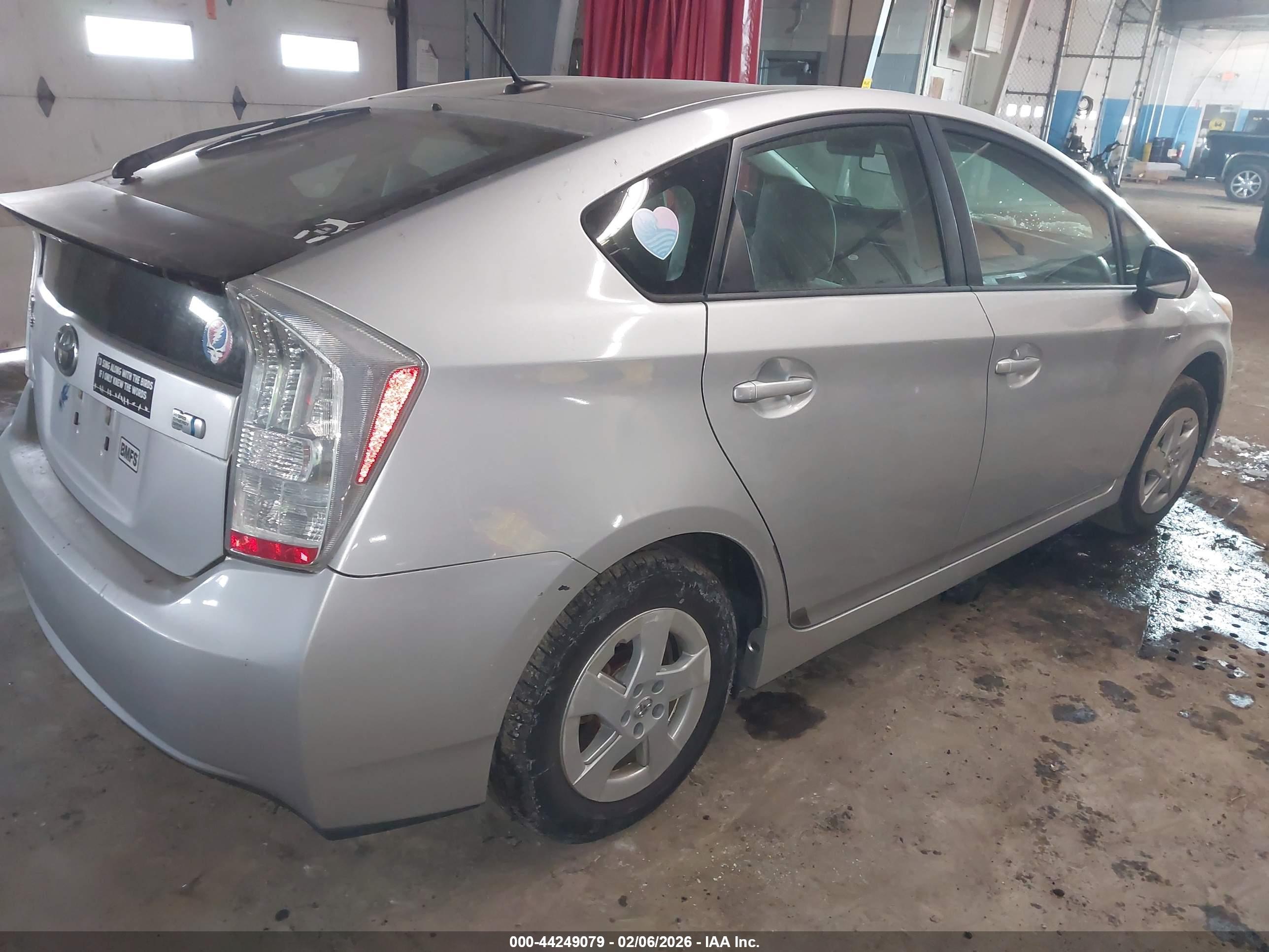 TOYOTA PRIUS image 4