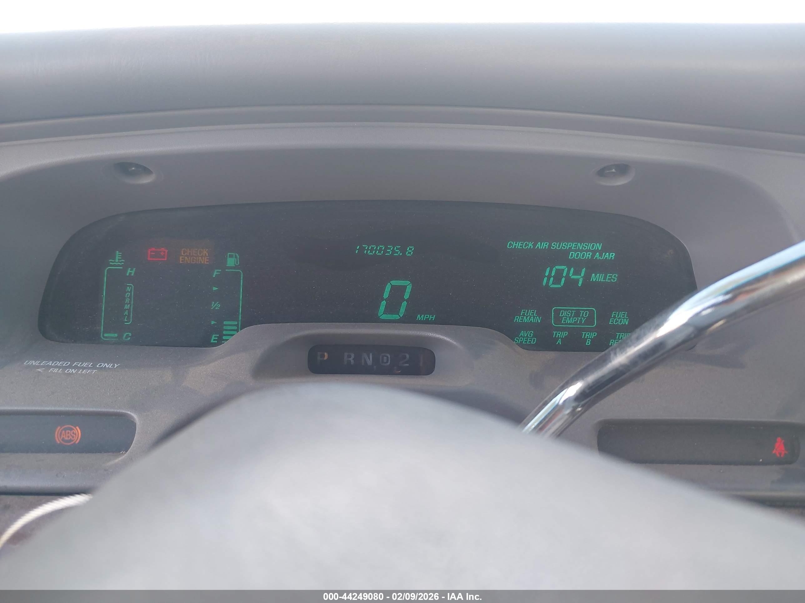 LINCOLN TOWN image 7
