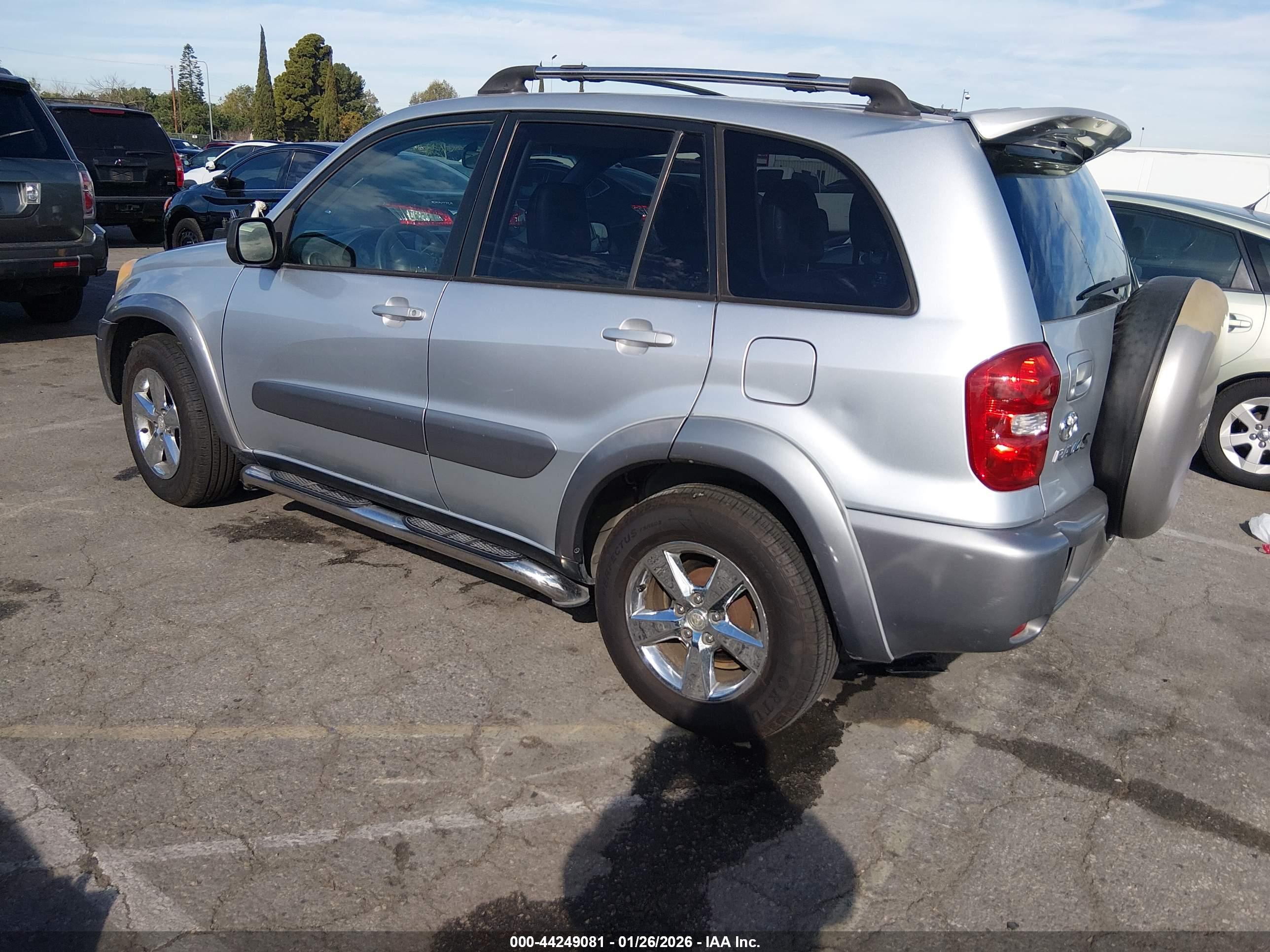 TOYOTA RAV4 image 3