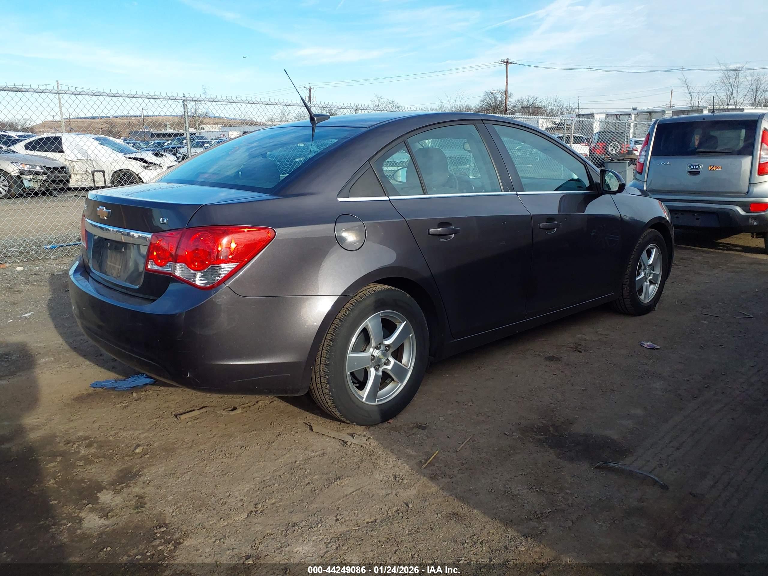 CHEVROLET CRUZE image 4