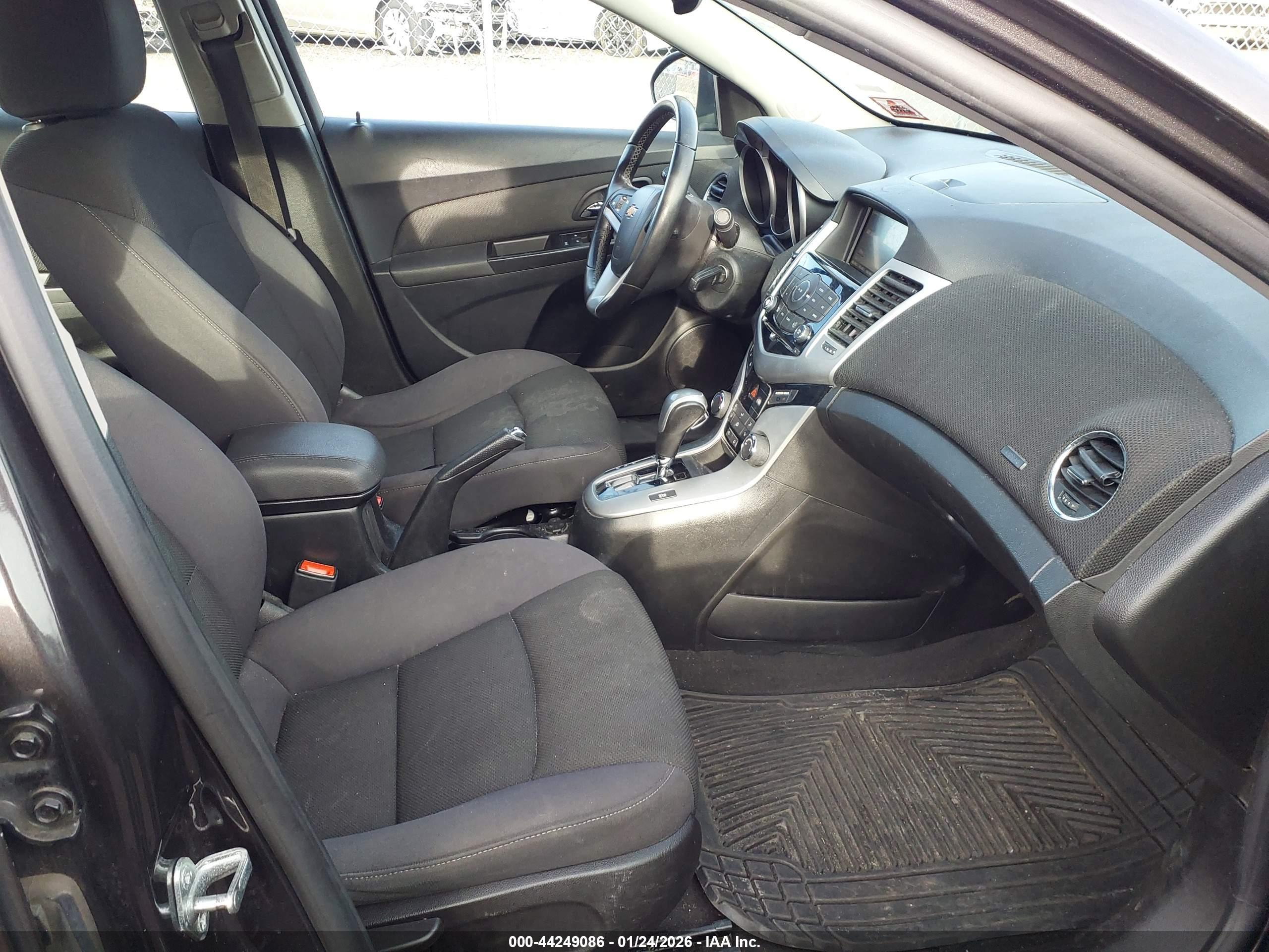 CHEVROLET CRUZE image 5