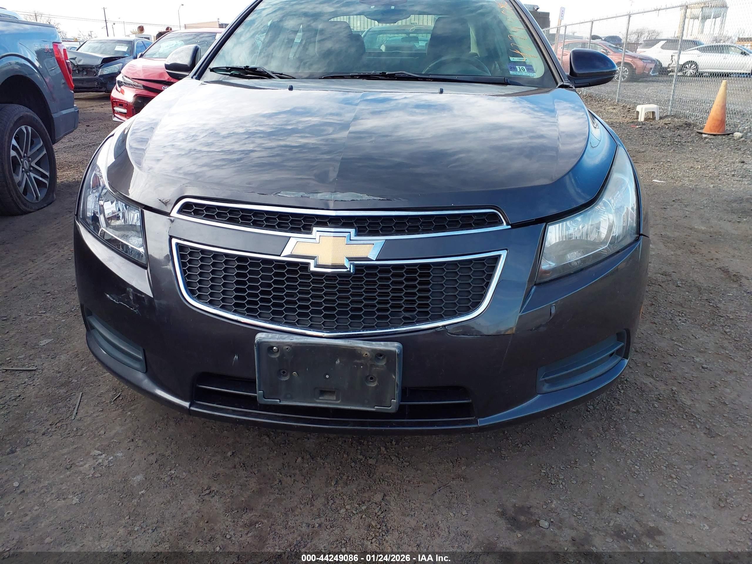 CHEVROLET CRUZE image 6
