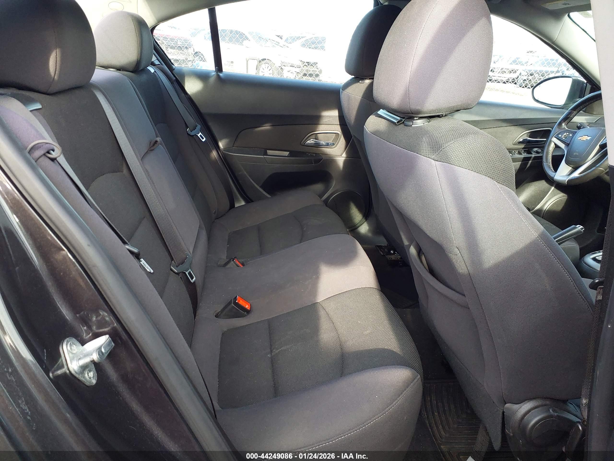 CHEVROLET CRUZE image 8