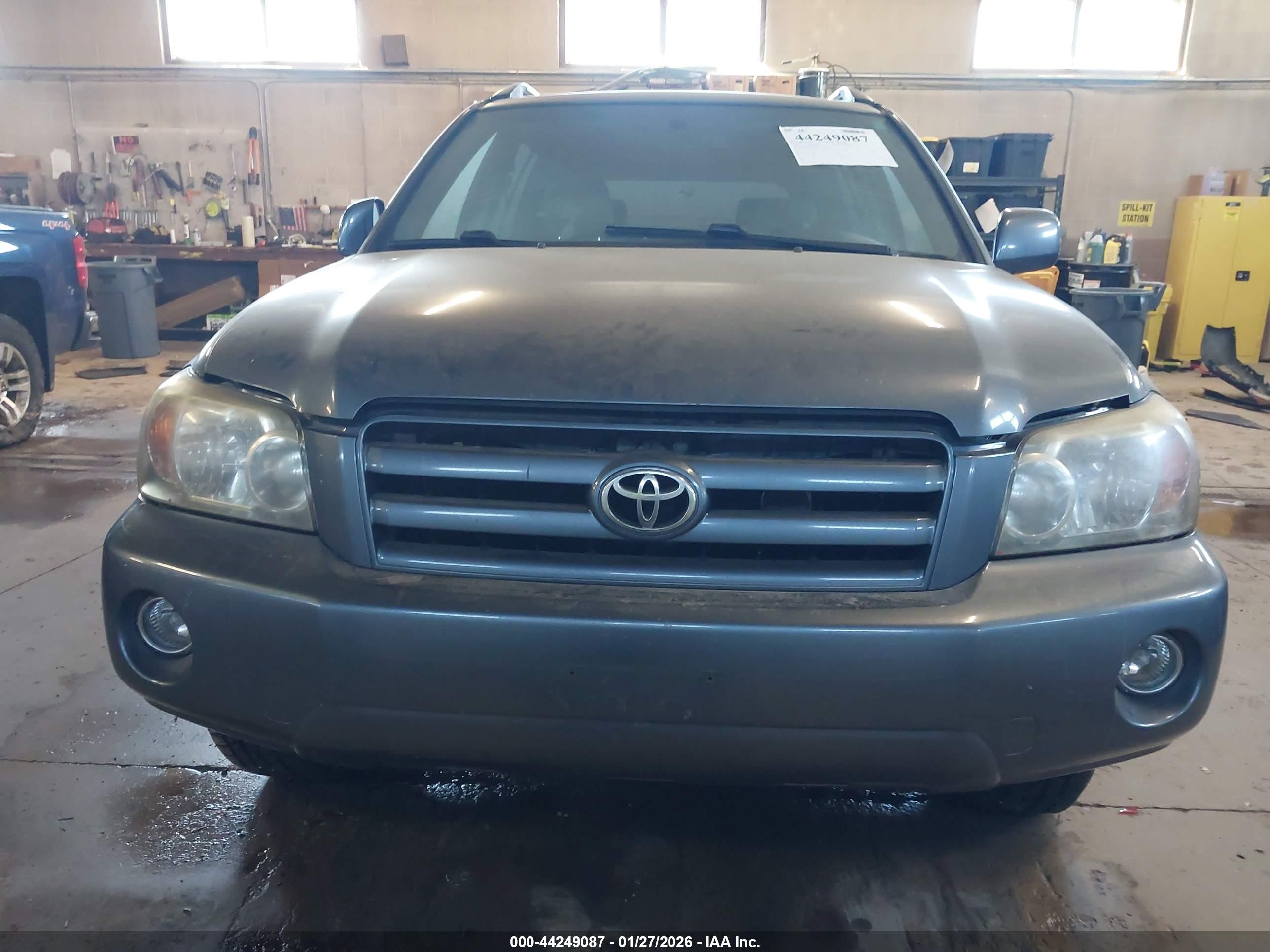 TOYOTA HIGHLANDER image 6