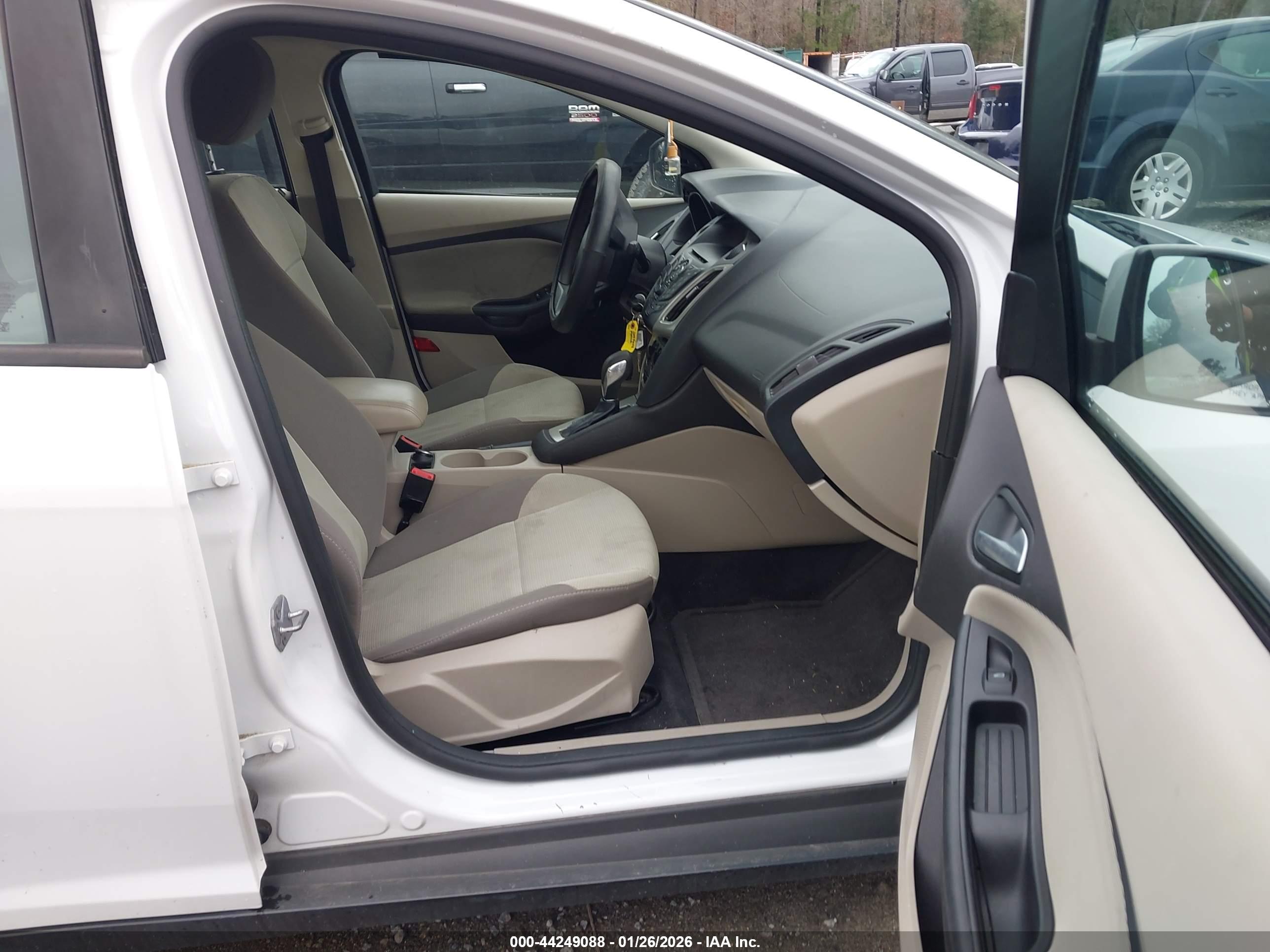 FORD FOCUS image 5