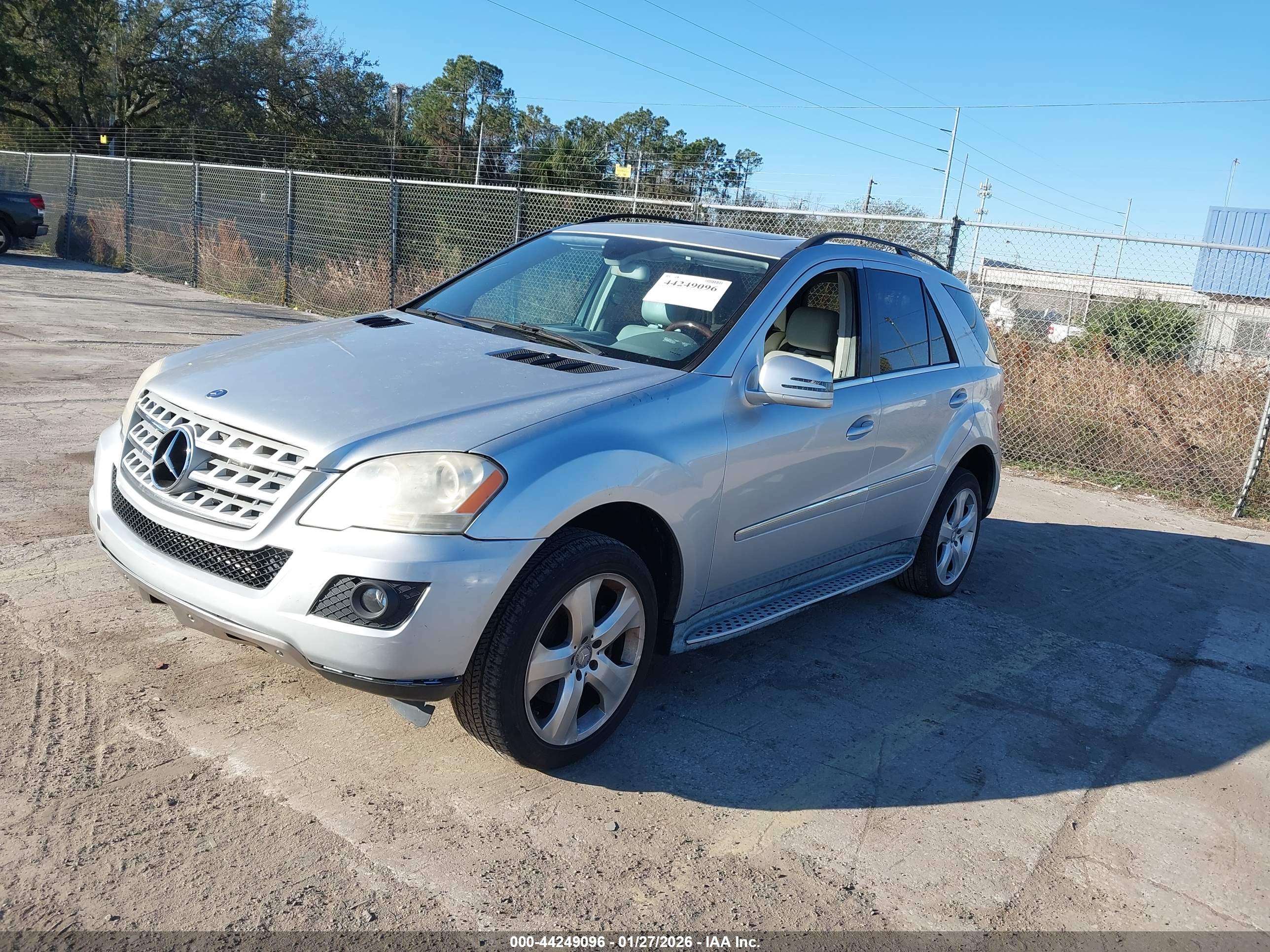 MERCEDES-BENZ ML image 2