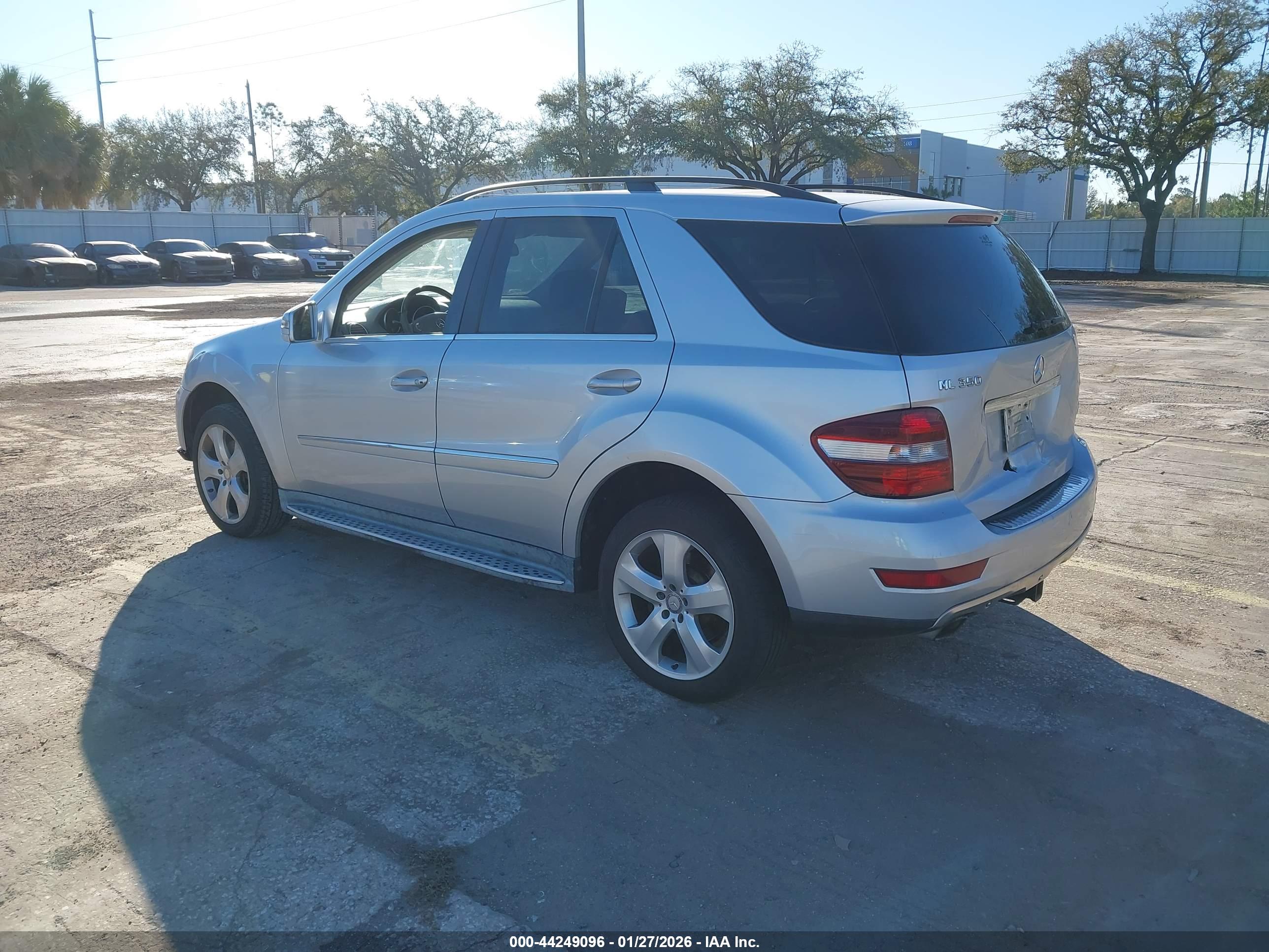 MERCEDES-BENZ ML image 3