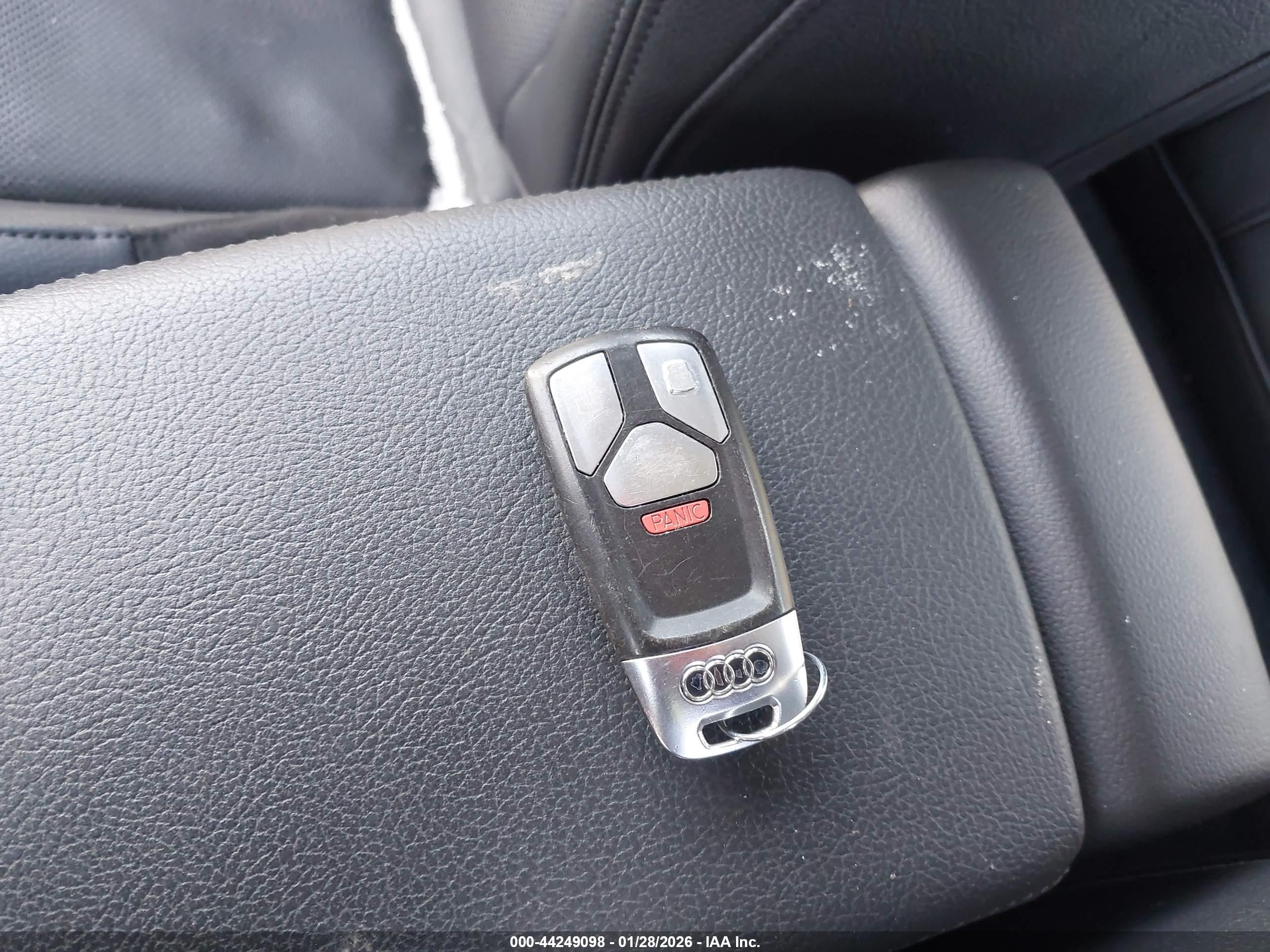 AUDI A4 image 11