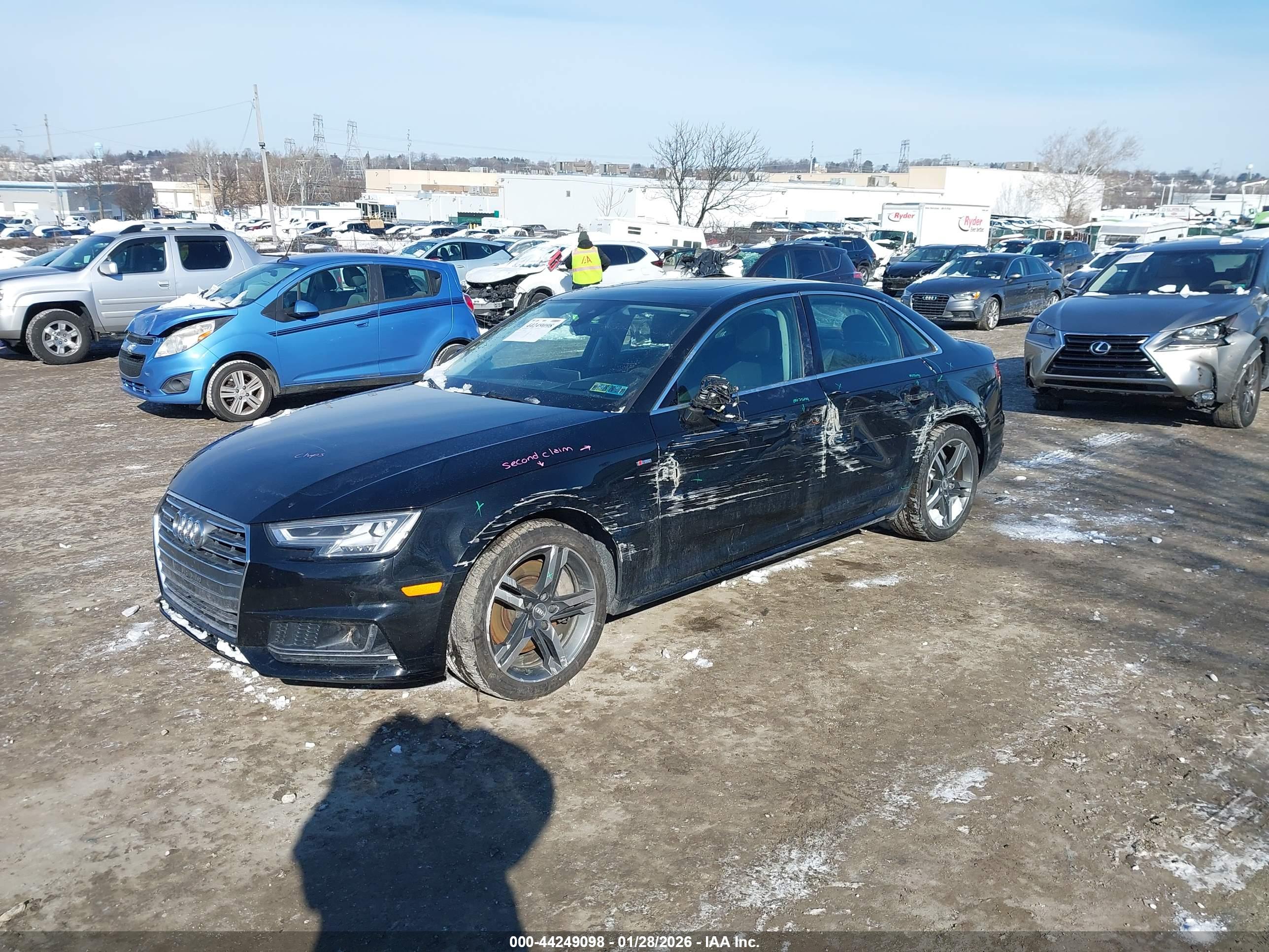 AUDI A4 image 2
