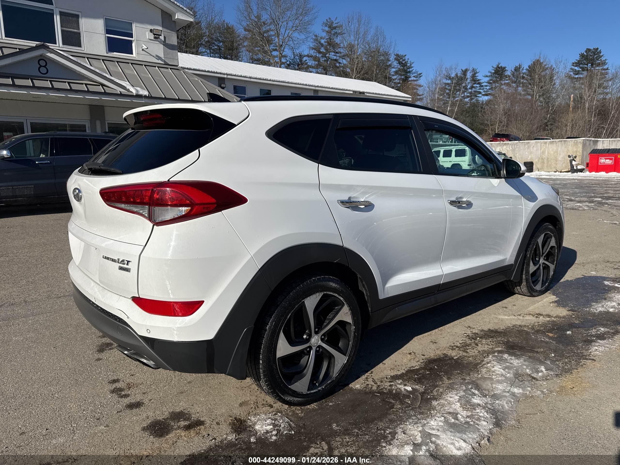 HYUNDAI TUCSON image 4