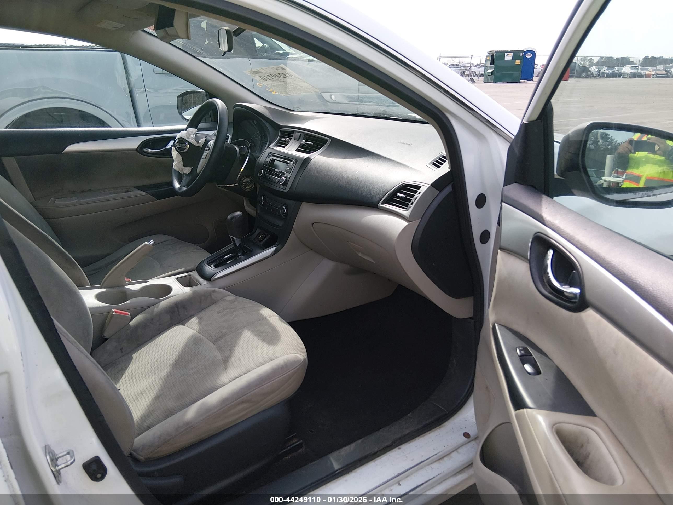 NISSAN SENTRA image 5