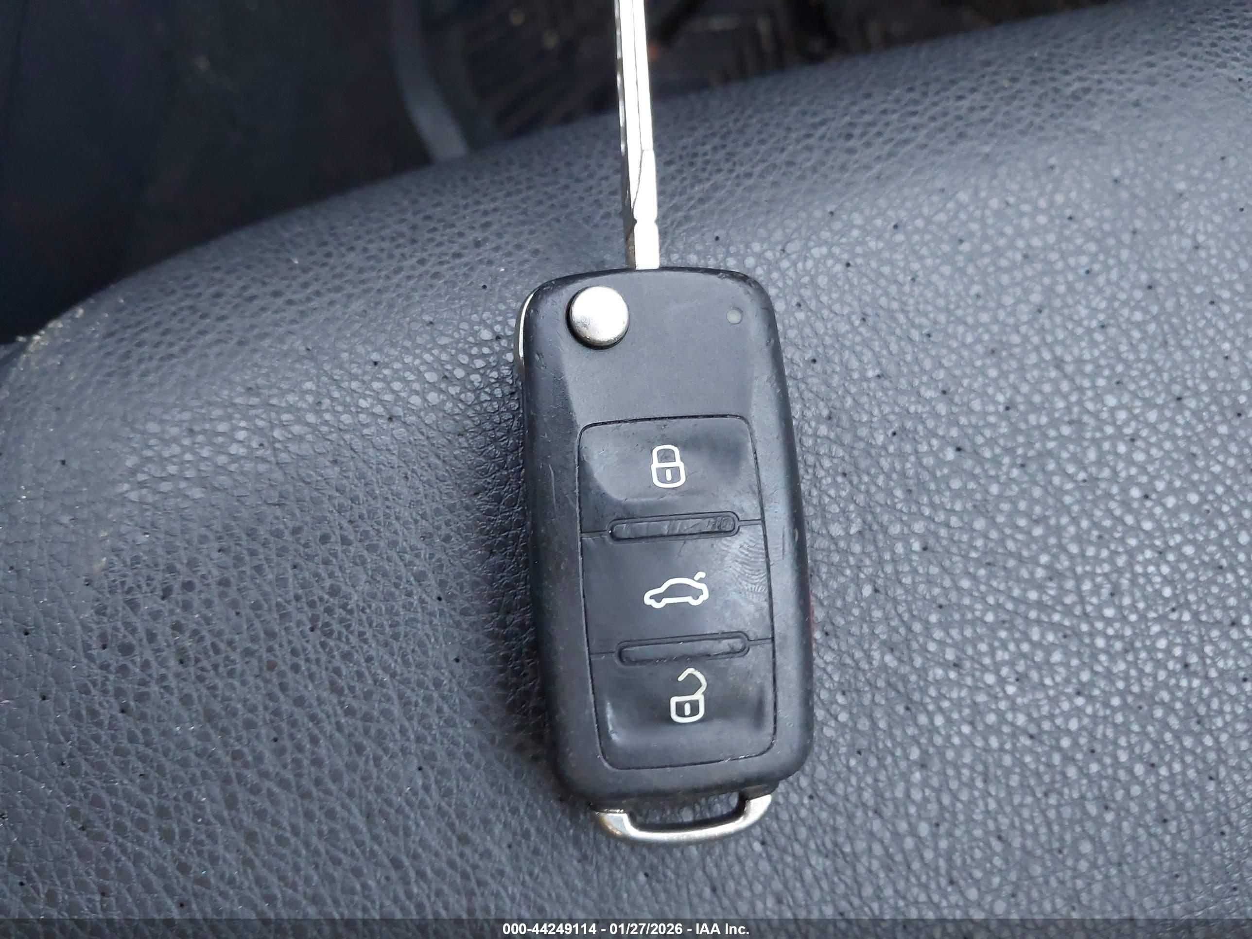 VOLKSWAGEN JETTA image 11