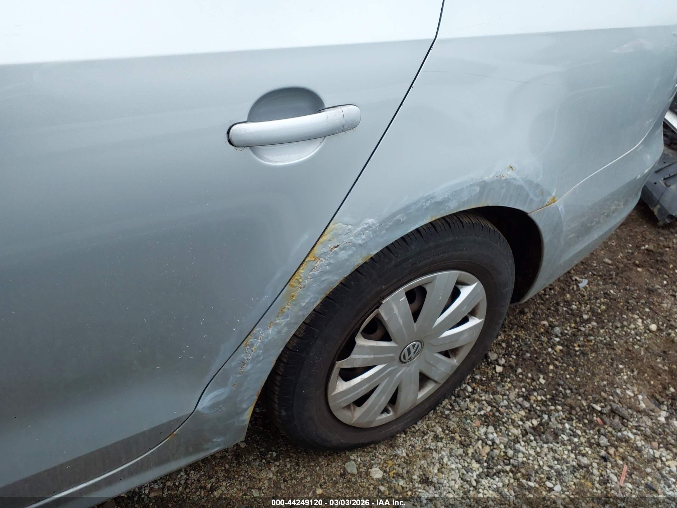 VOLKSWAGEN JETTA image 6