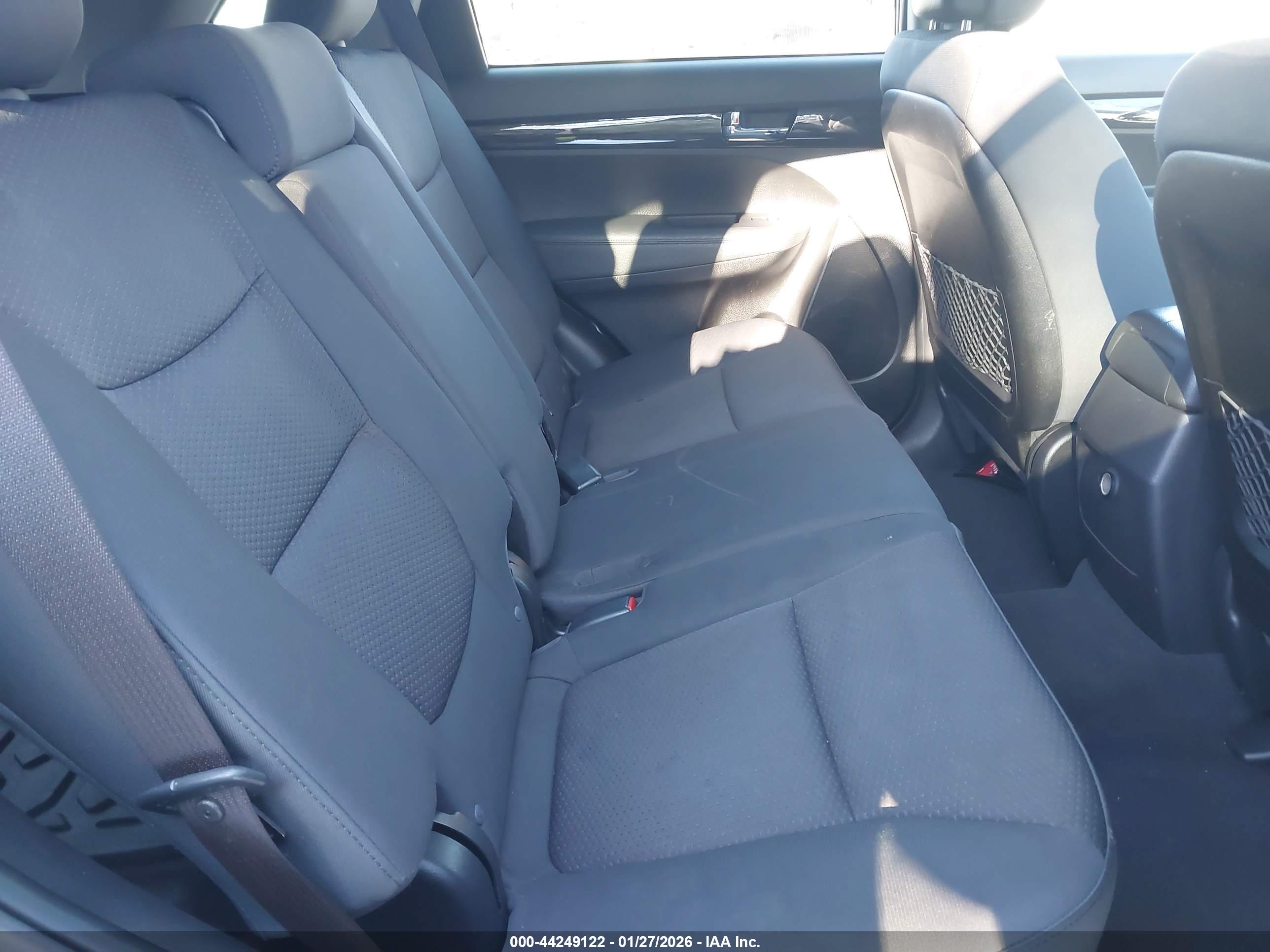 KIA SORENTO image 8