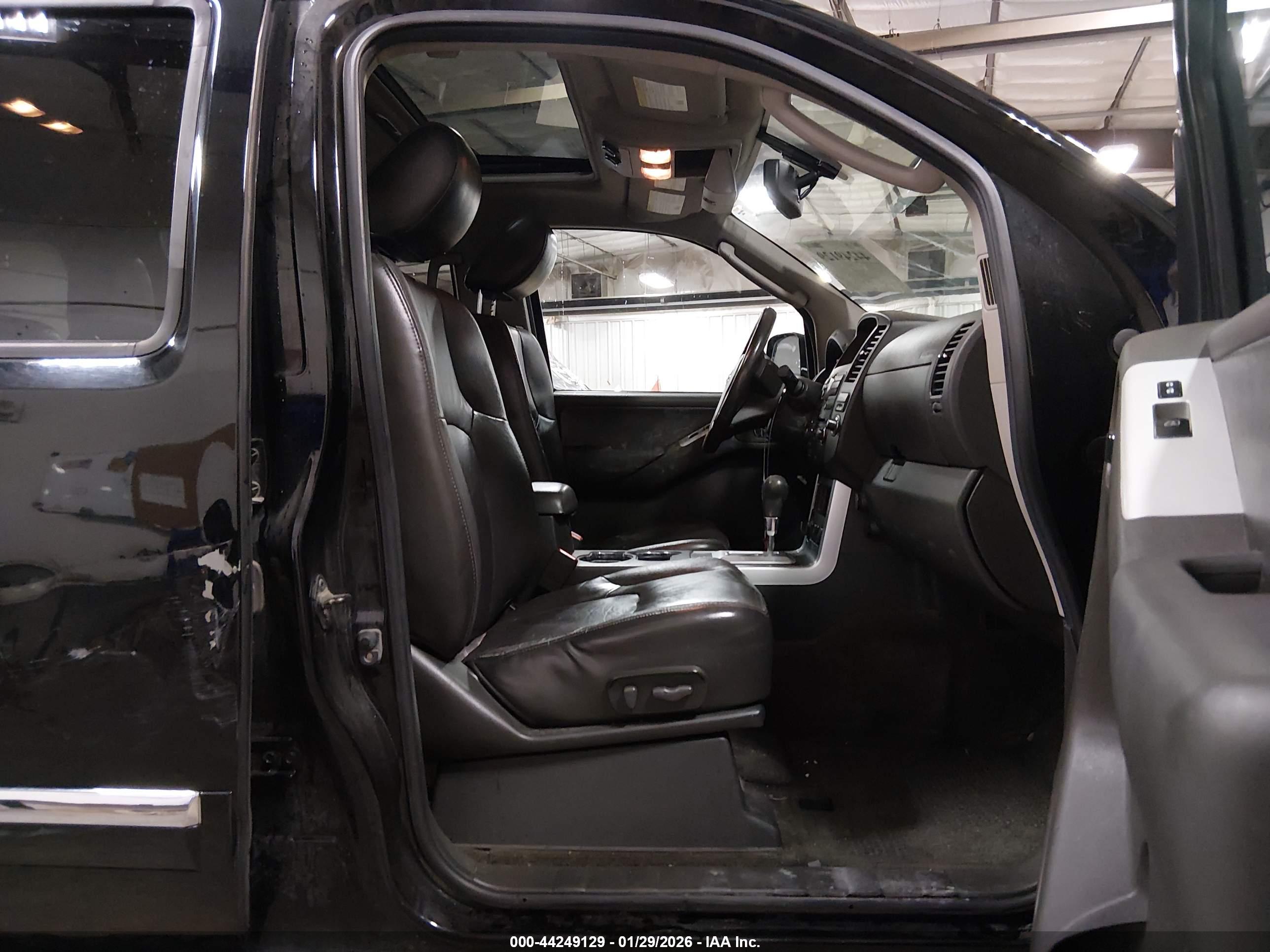 NISSAN PATHFINDER image 5