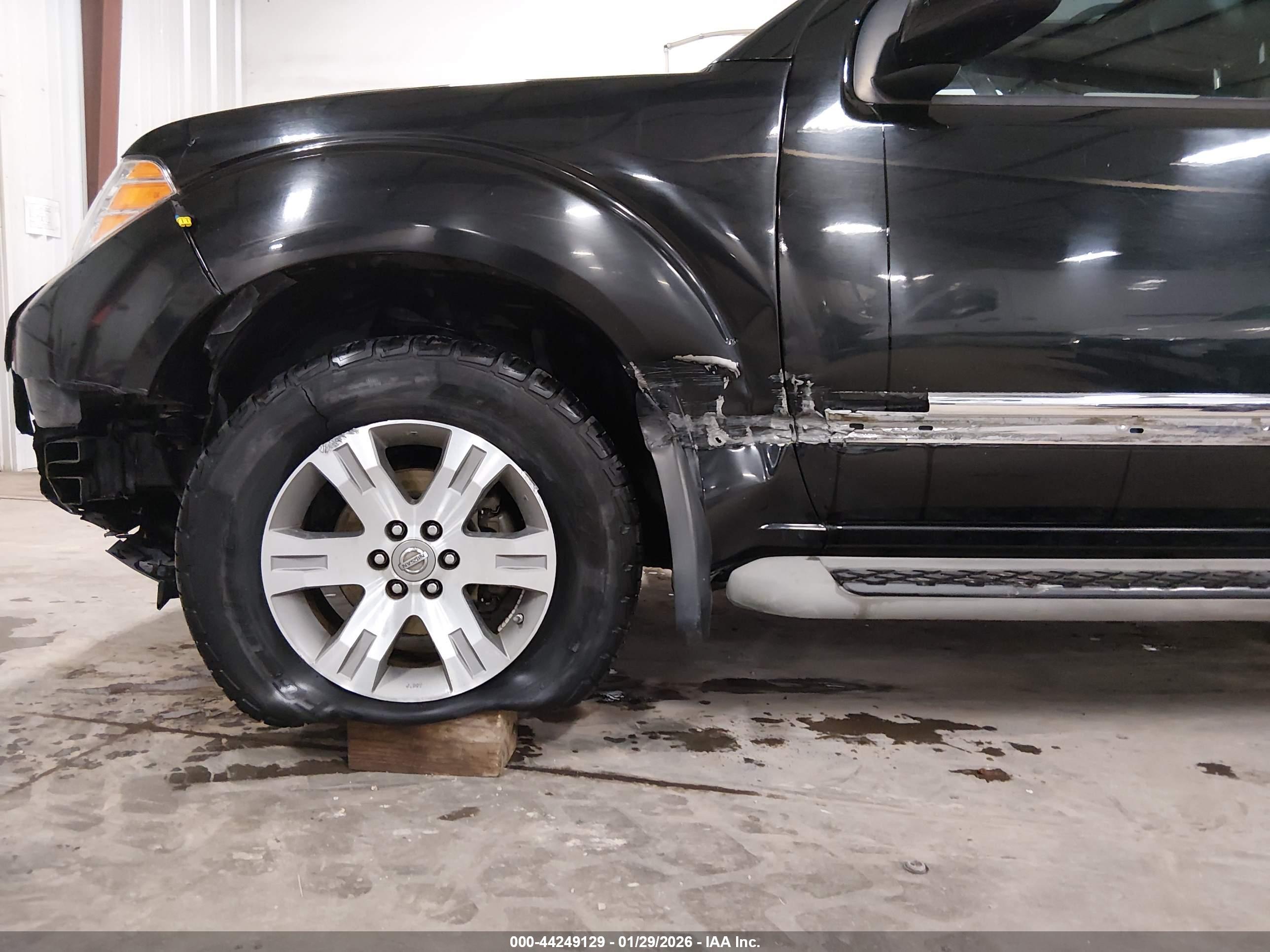 NISSAN PATHFINDER image 6